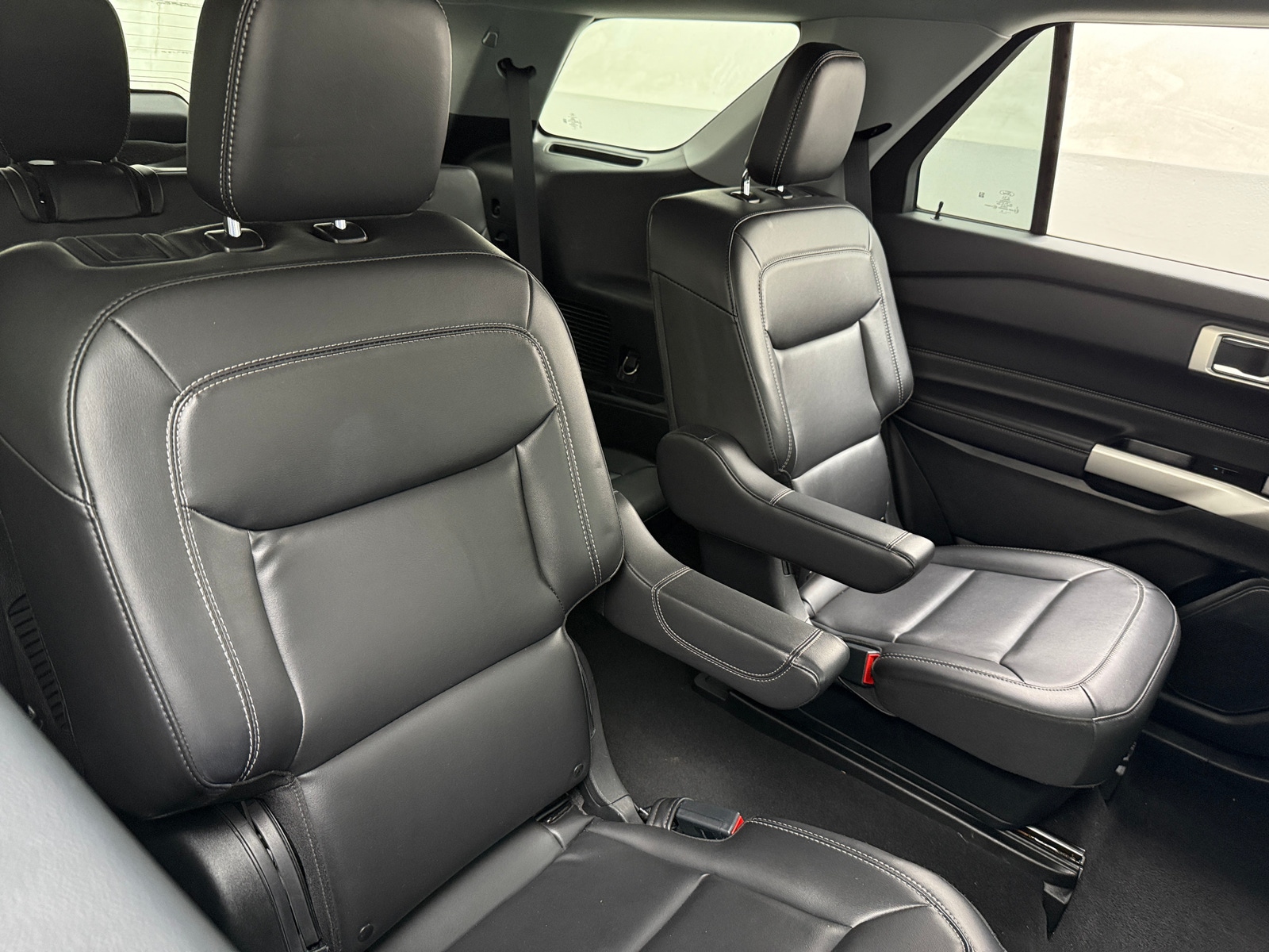 Thumbnail: 2022 Ford Explorer - 6