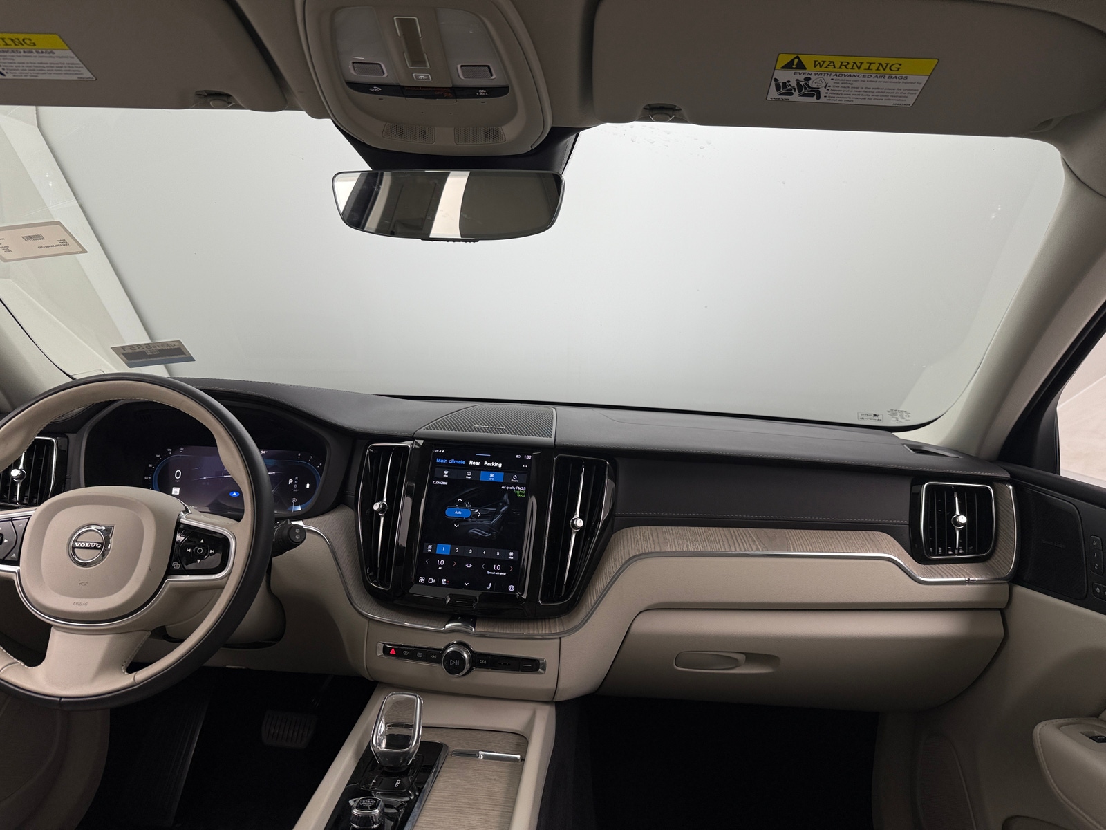 Thumbnail: 2022 Volvo XC60 - 2