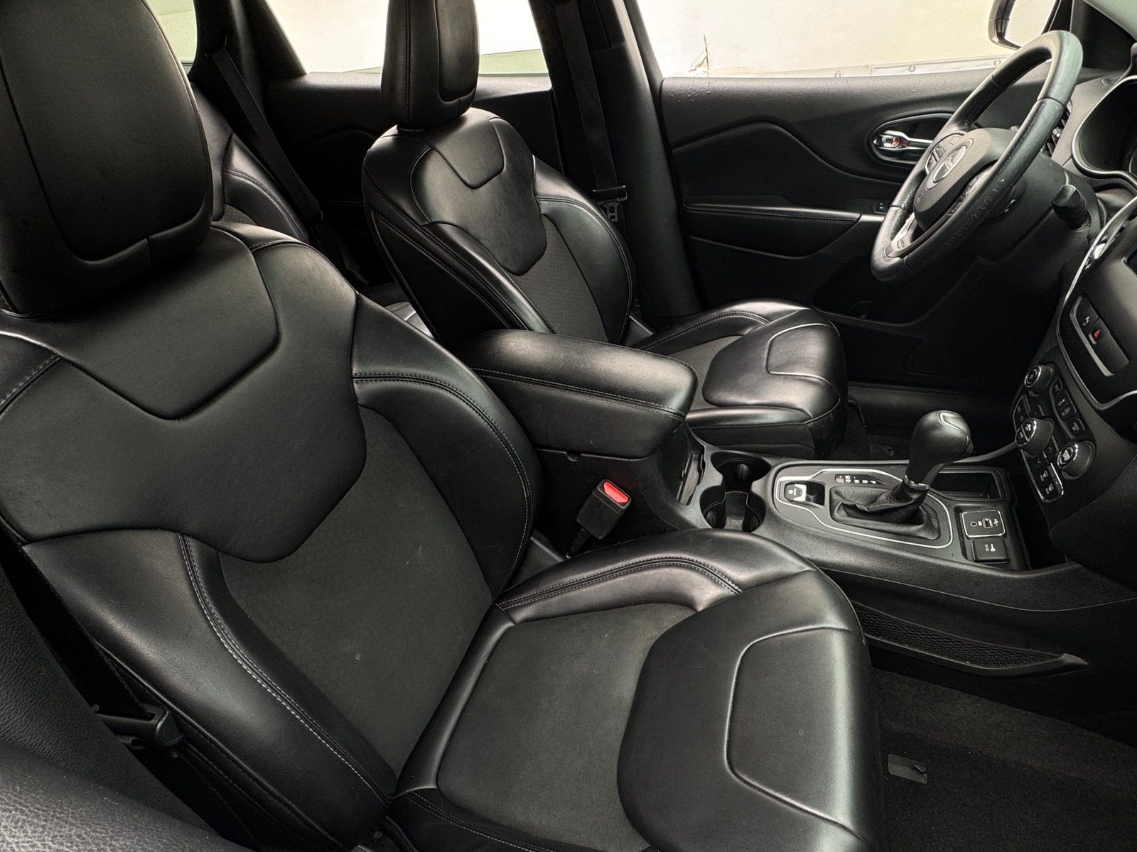 Thumbnail: 2019 Jeep Cherokee - 2