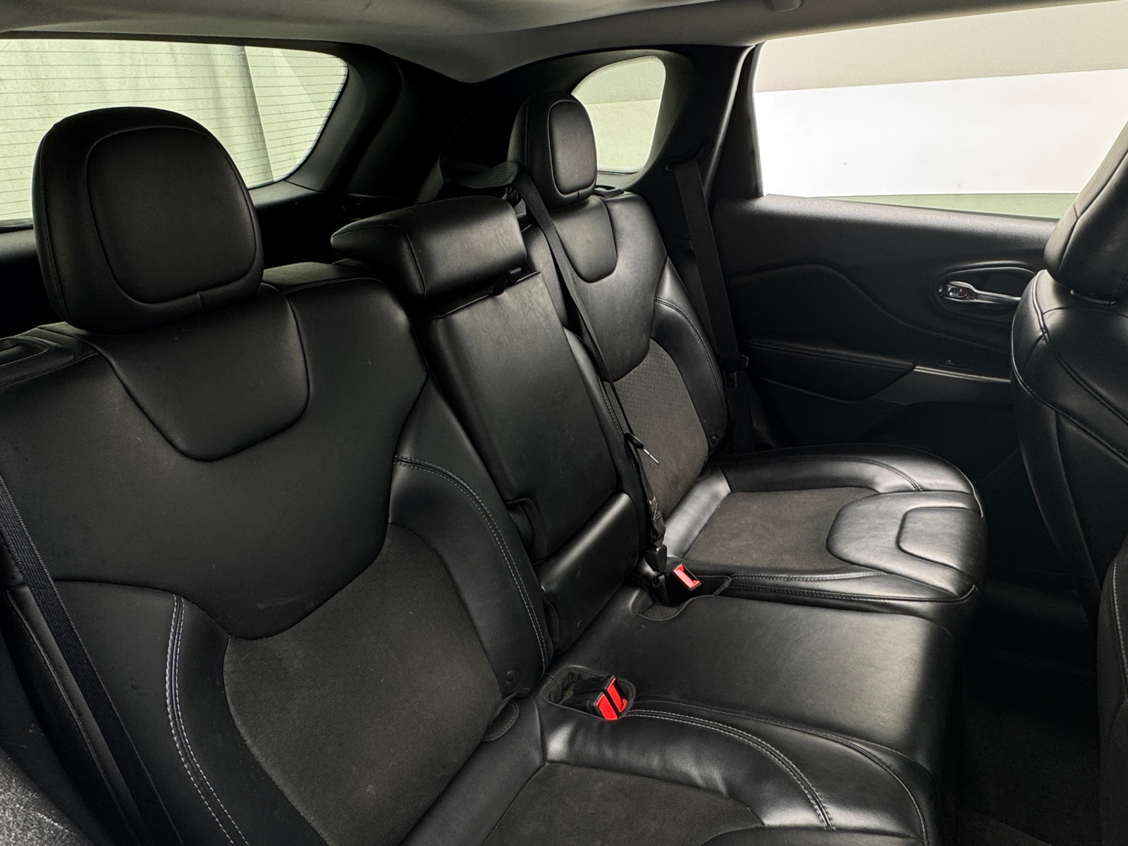 Thumbnail: 2019 Jeep Cherokee - 6