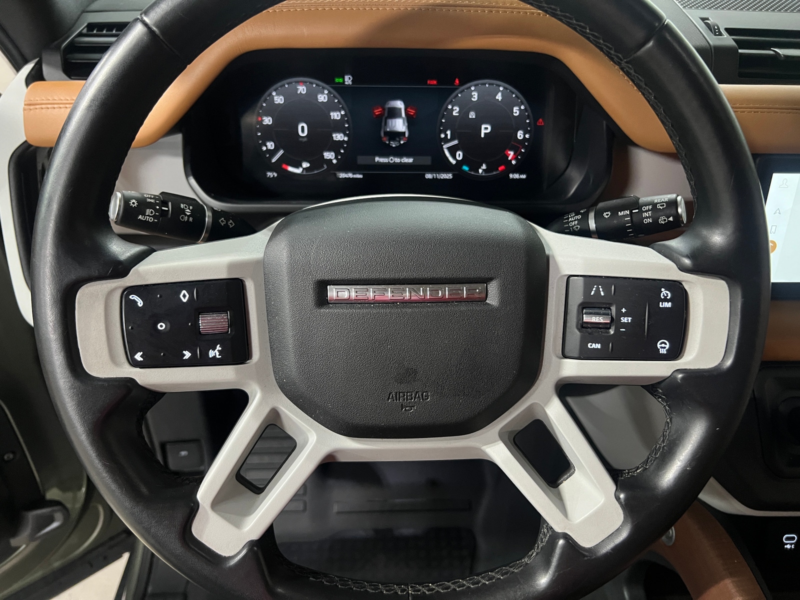 Thumbnail: 2023 Land Rover Defender - 4