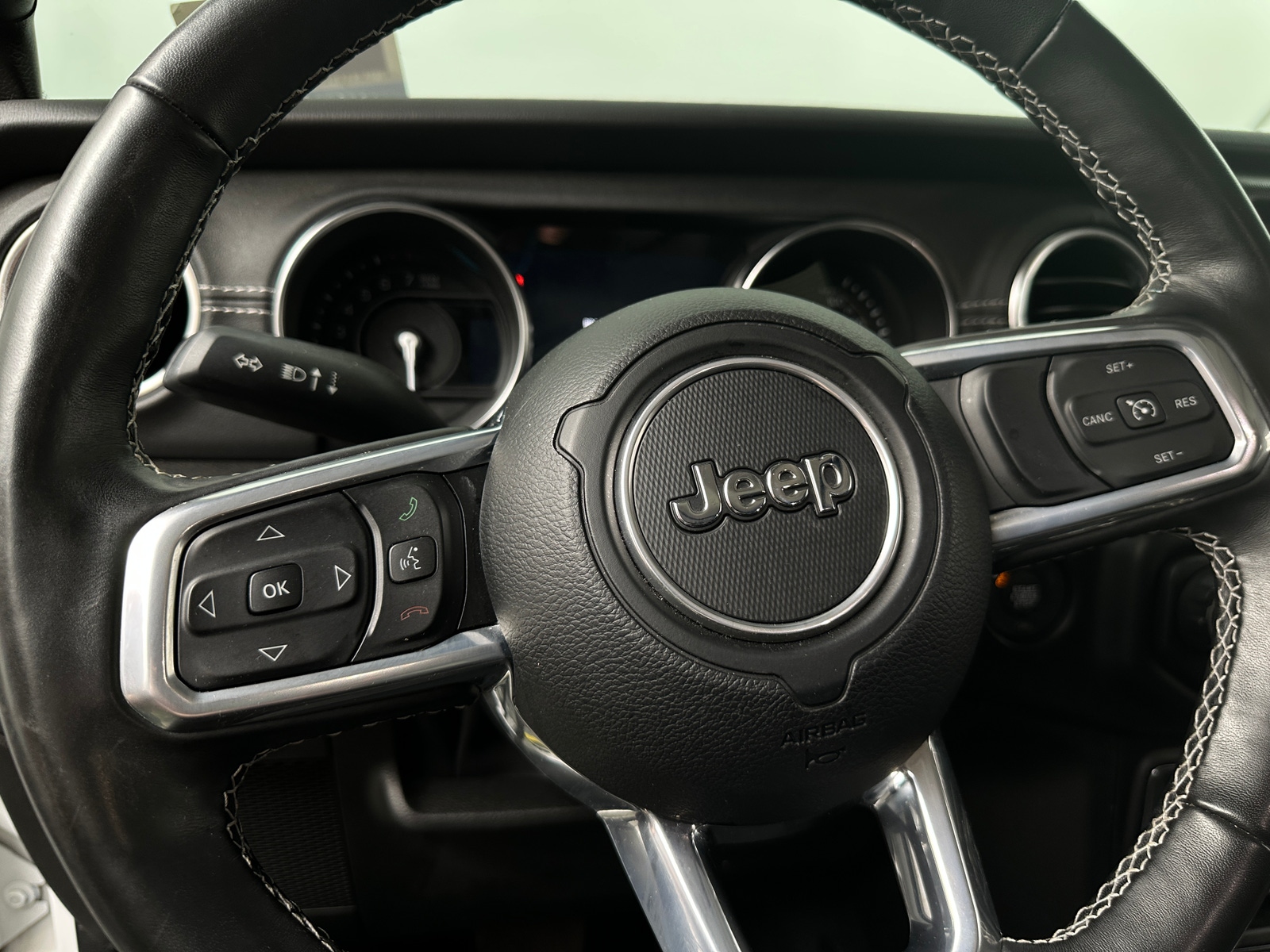 Thumbnail: 2022 Jeep Wrangler - 5