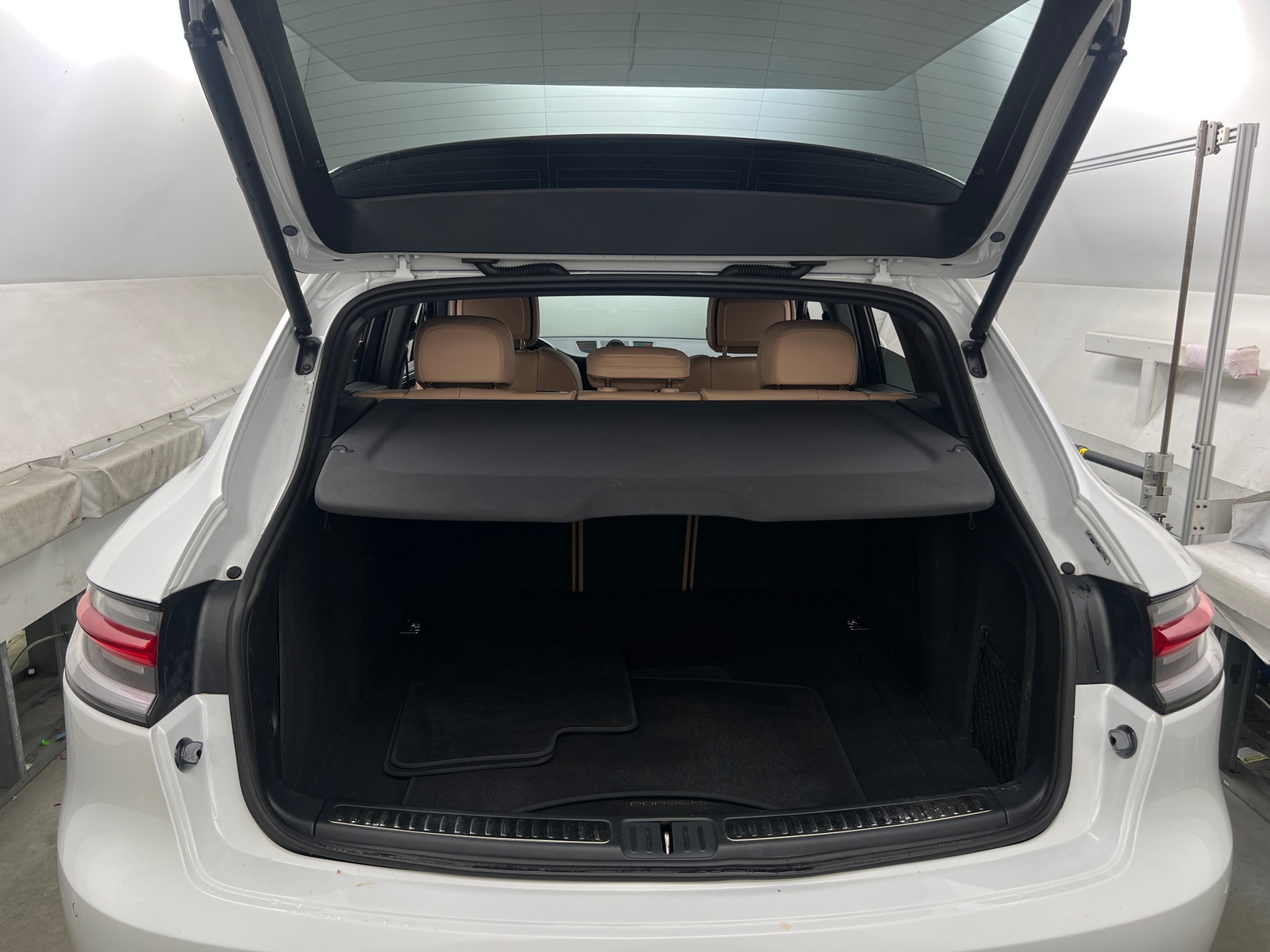 Thumbnail: 2024 Porsche Macan - 6