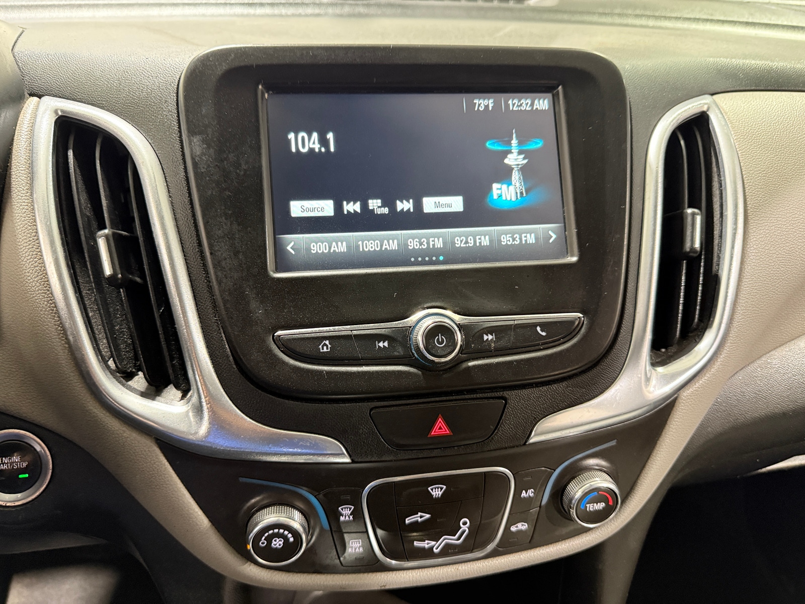 Thumbnail: 2018 Chevrolet Equinox - 4