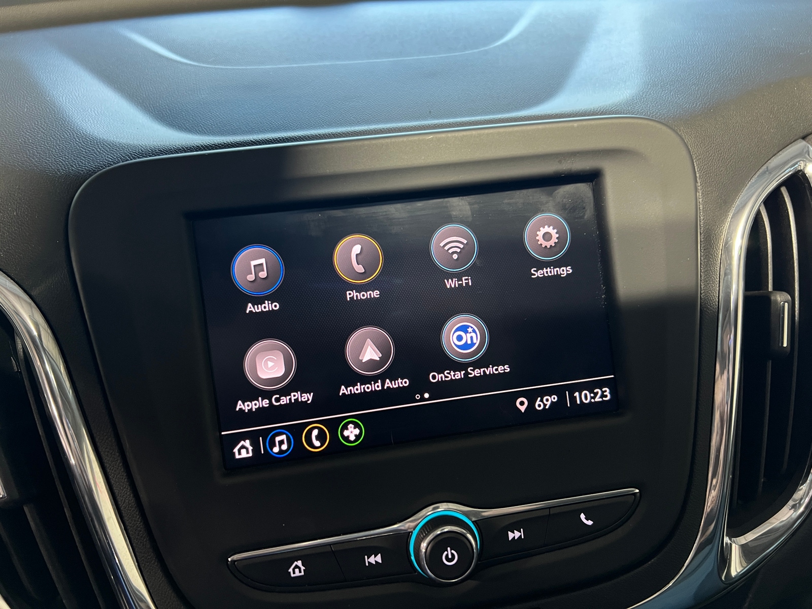 Thumbnail: 2023 Chevrolet Equinox - 4