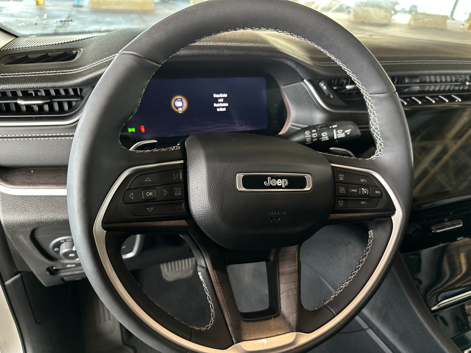 Thumbnail: 2023 Jeep Grand Cherokee L - 4