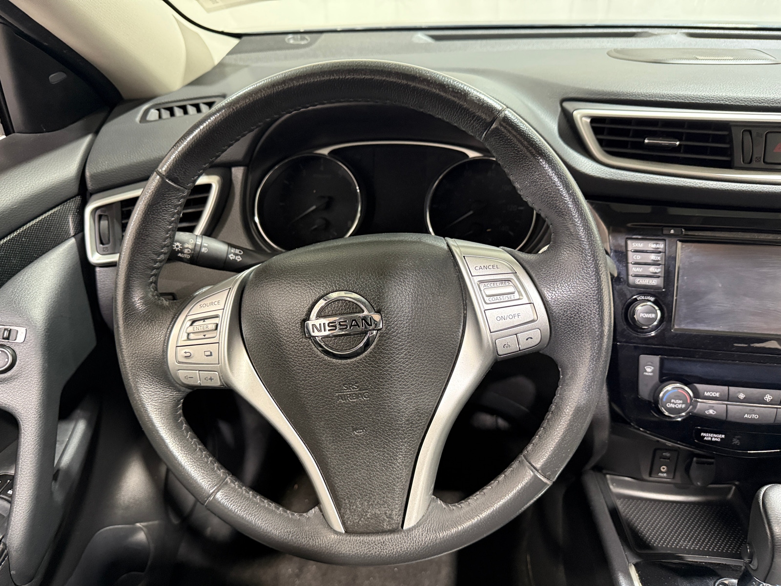 Thumbnail: 2016 Nissan Rogue - 4