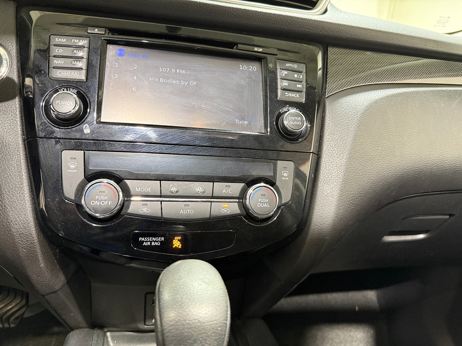 Thumbnail: 2016 Nissan Rogue - 3