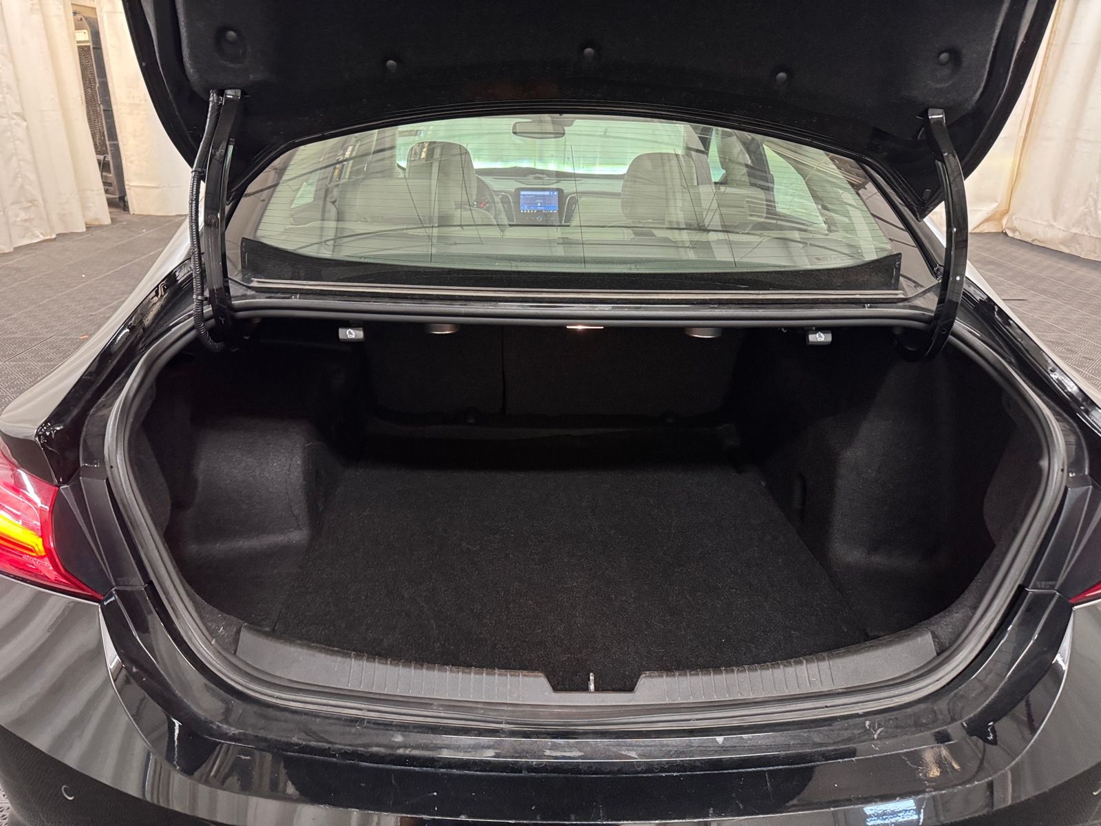 Thumbnail: 2024 Chevrolet Malibu - 6