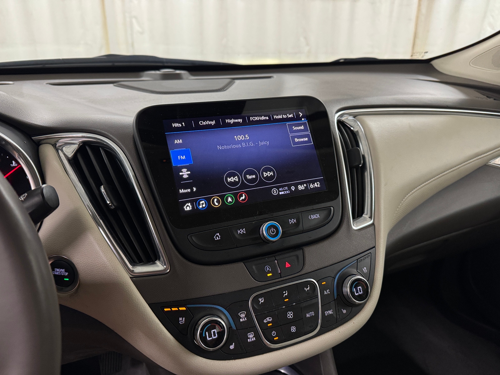 Thumbnail: 2024 Chevrolet Malibu - 3