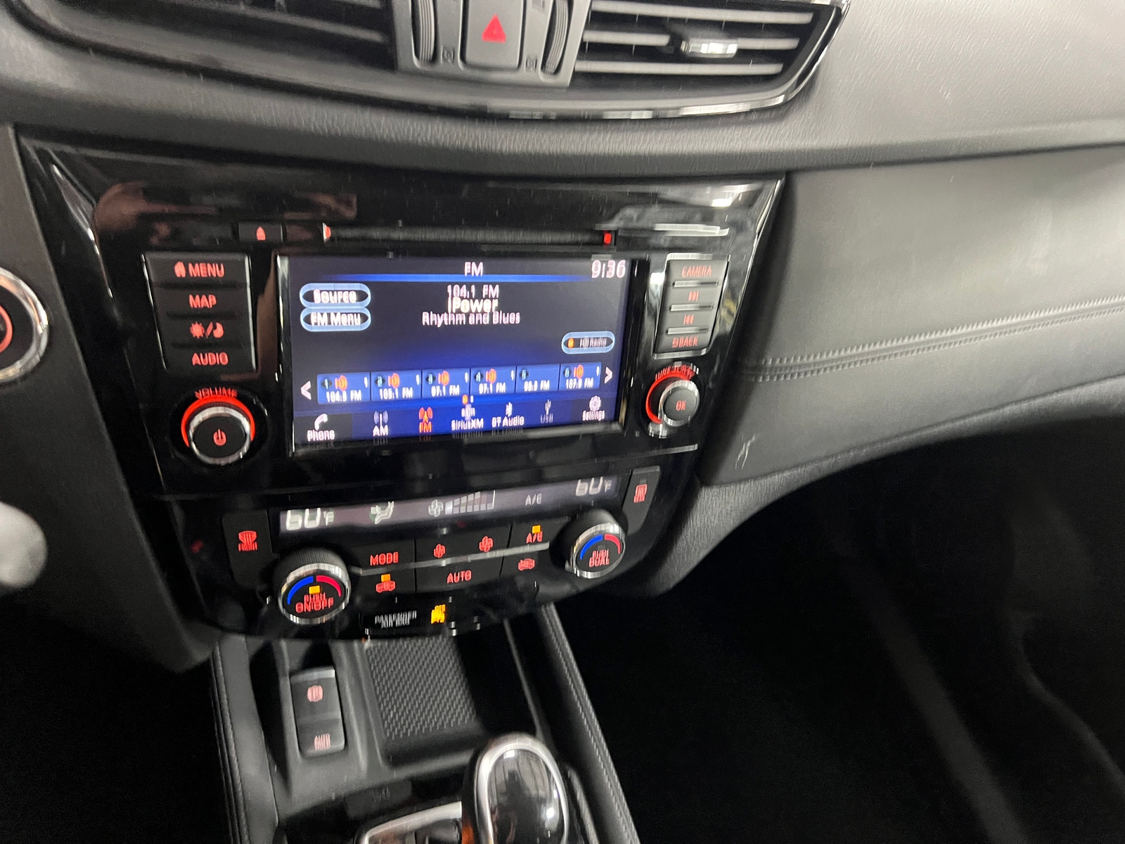 Thumbnail: 2020 Nissan Rogue - 3
