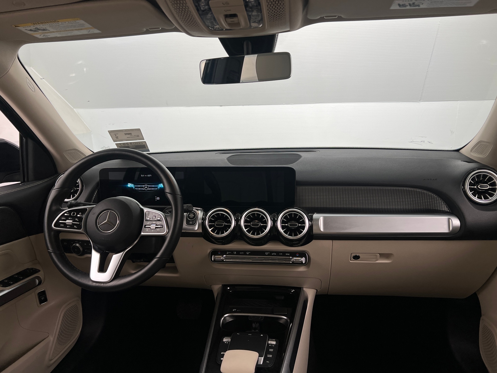 Thumbnail: 2022 Mercedes-Benz GLB - 2