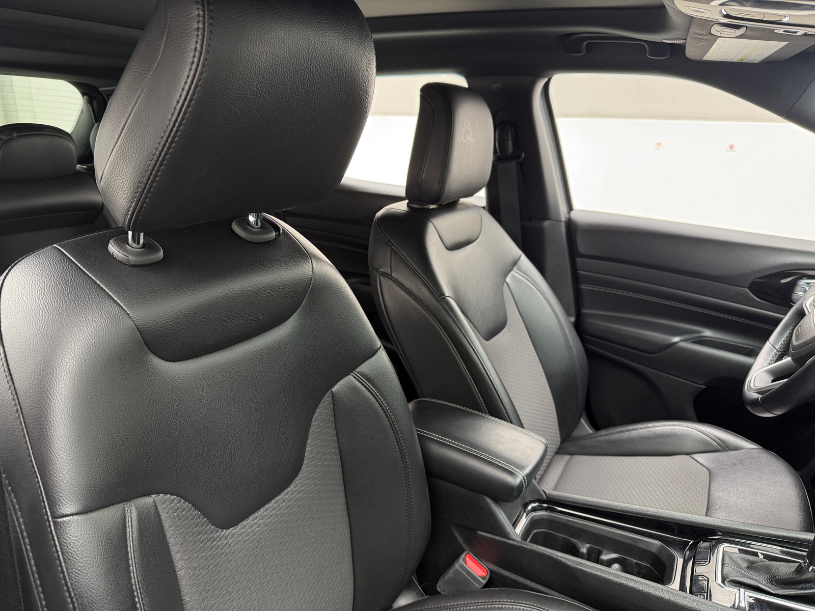 Thumbnail: 2022 Jeep Compass - 2