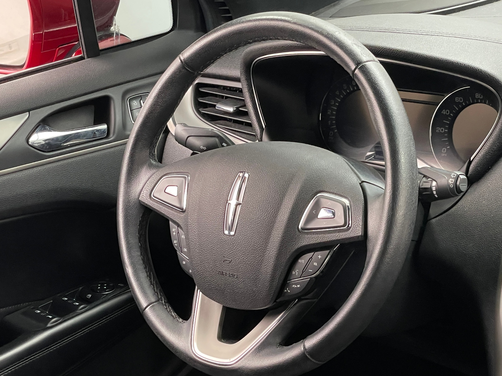 Thumbnail: 2016 Lincoln MKC - 4