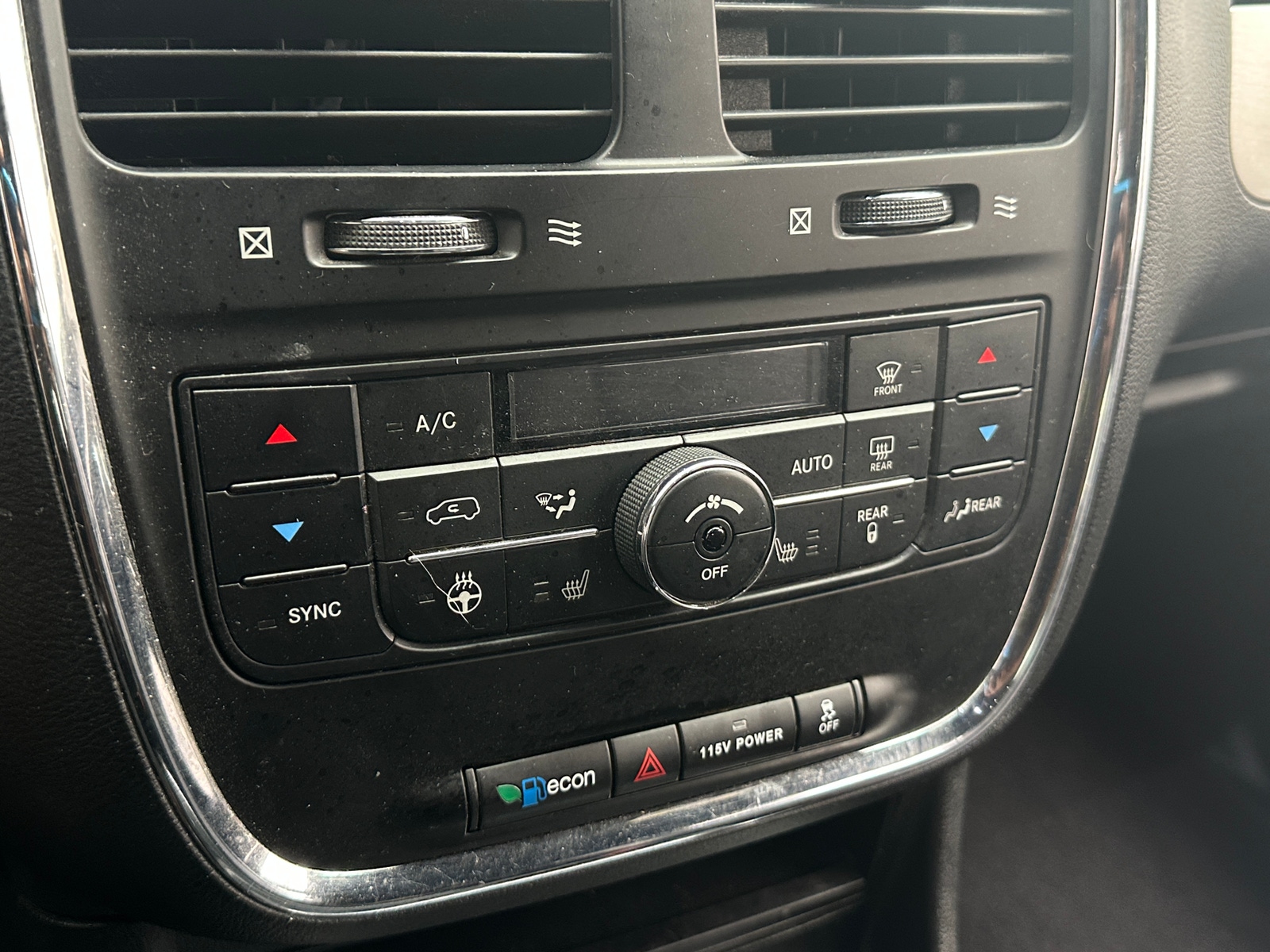 Thumbnail: 2018 Dodge Grand Caravan - 3