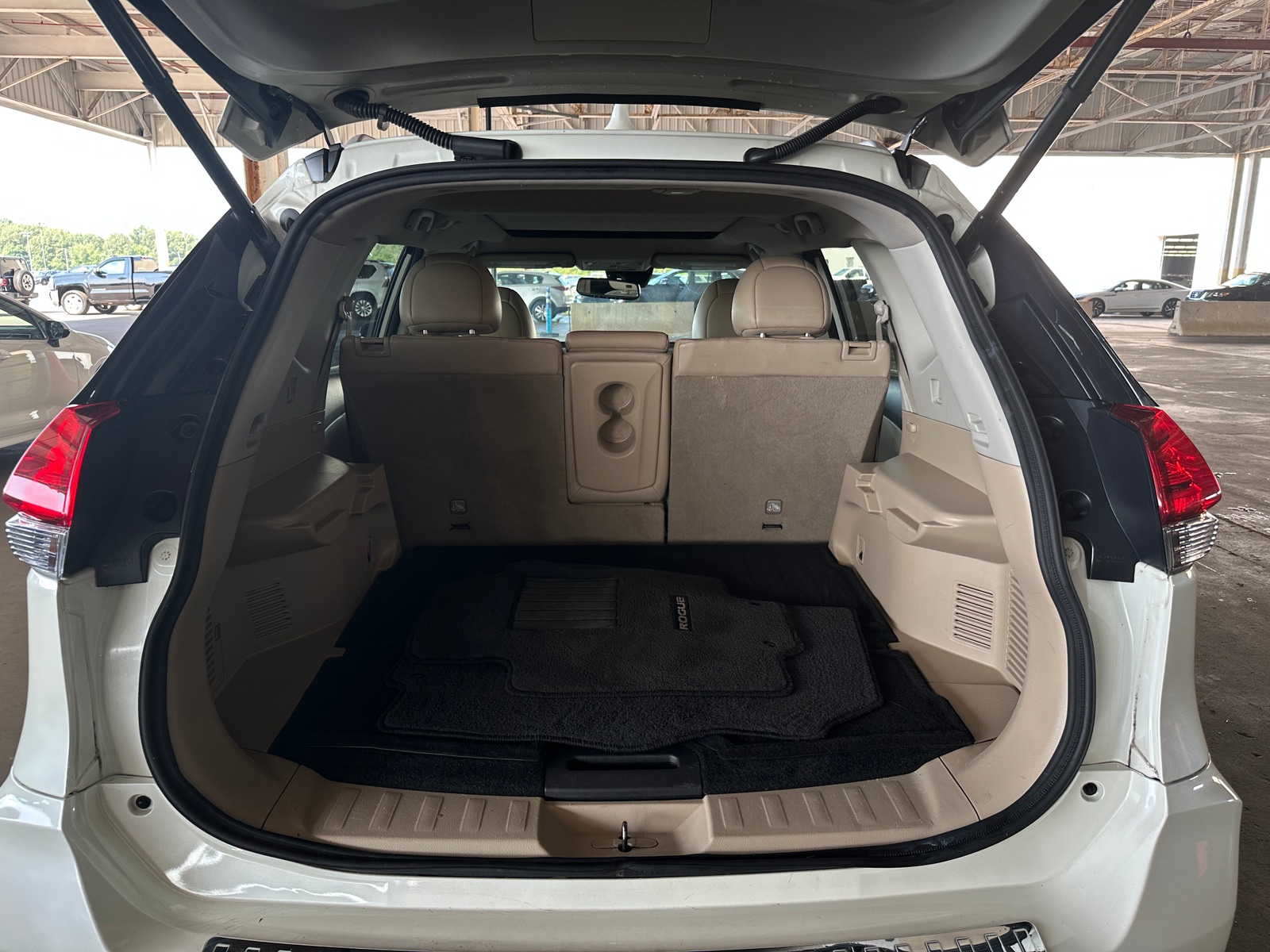 Thumbnail: 2017 Nissan Rogue - 6