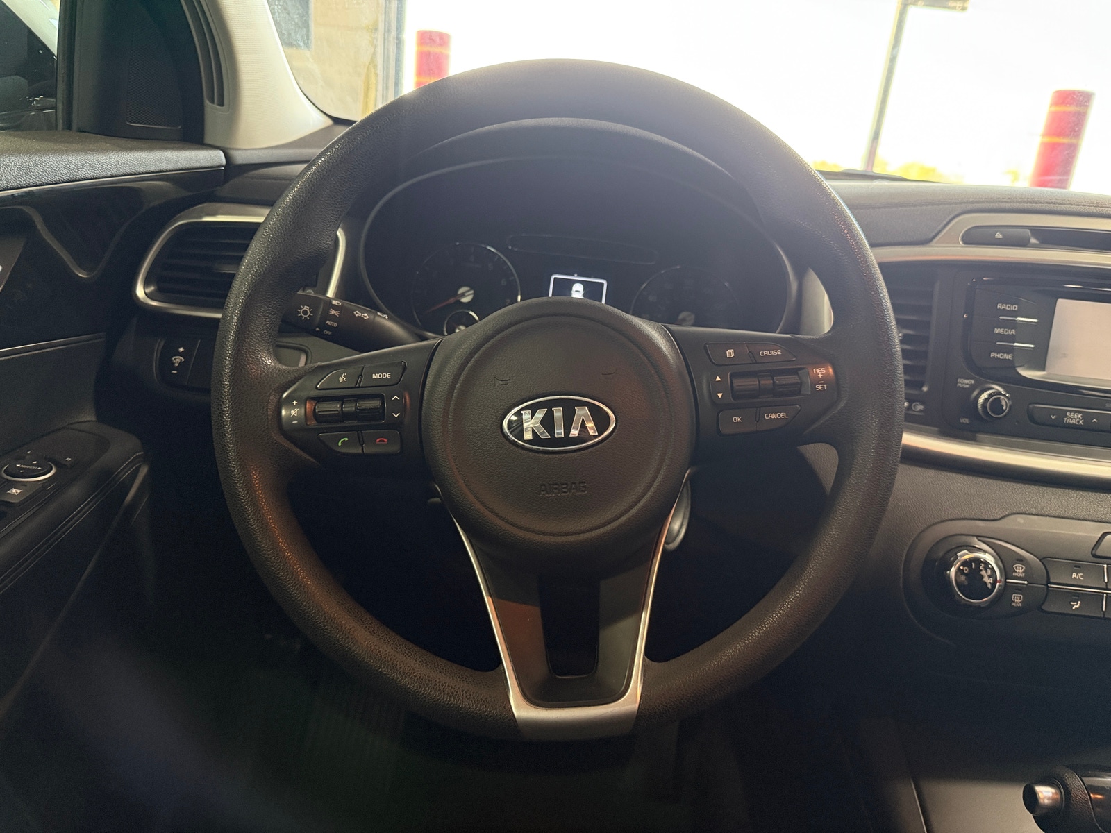 Thumbnail: 2018 Kia Sorento - 5