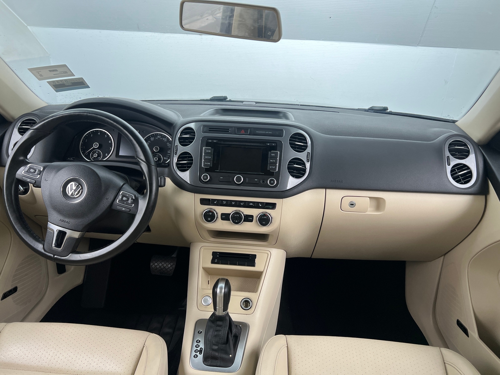 Thumbnail: 2015 Volkswagen Tiguan - 3