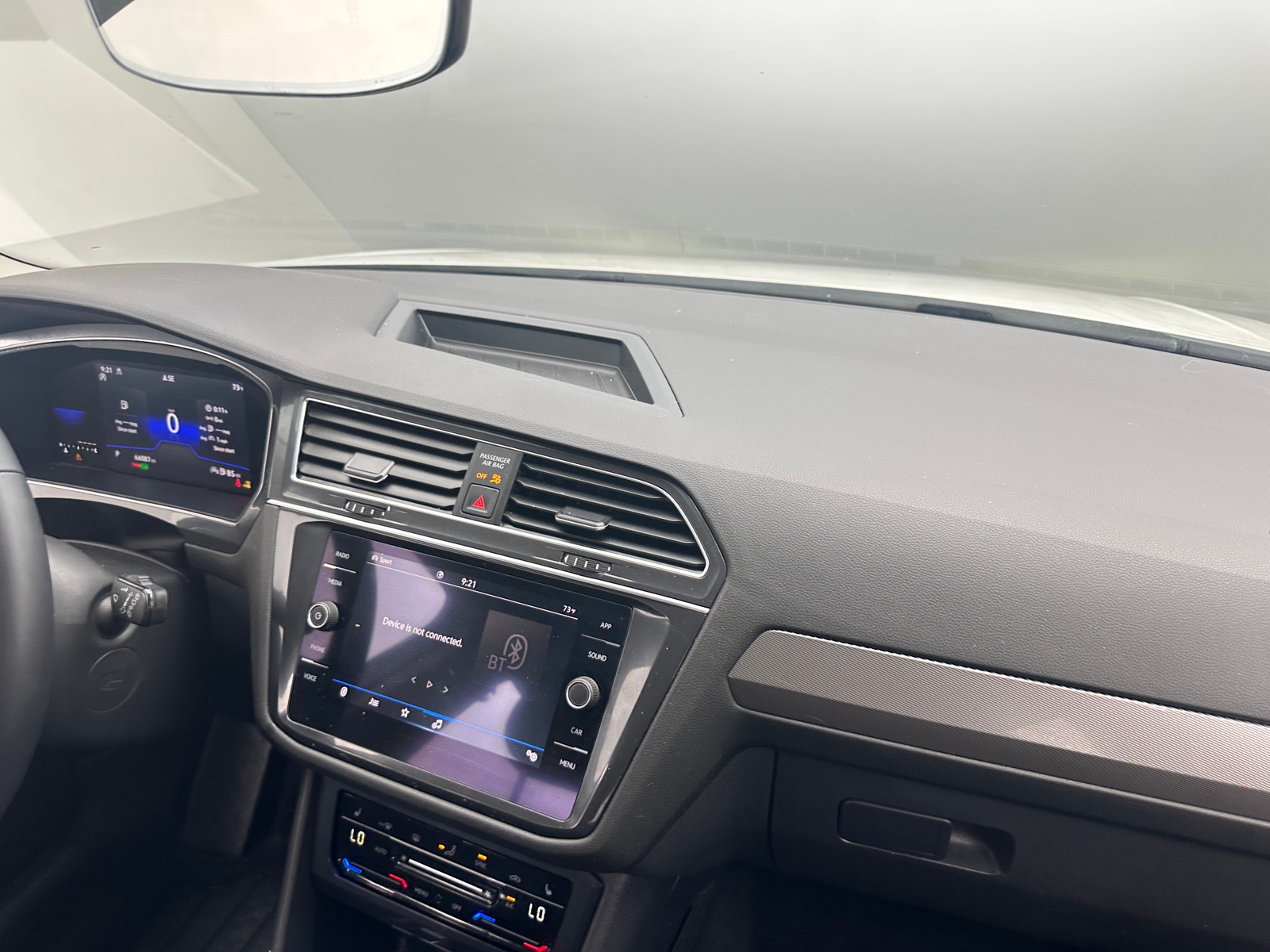 Thumbnail: 2022 Volkswagen Tiguan - 2