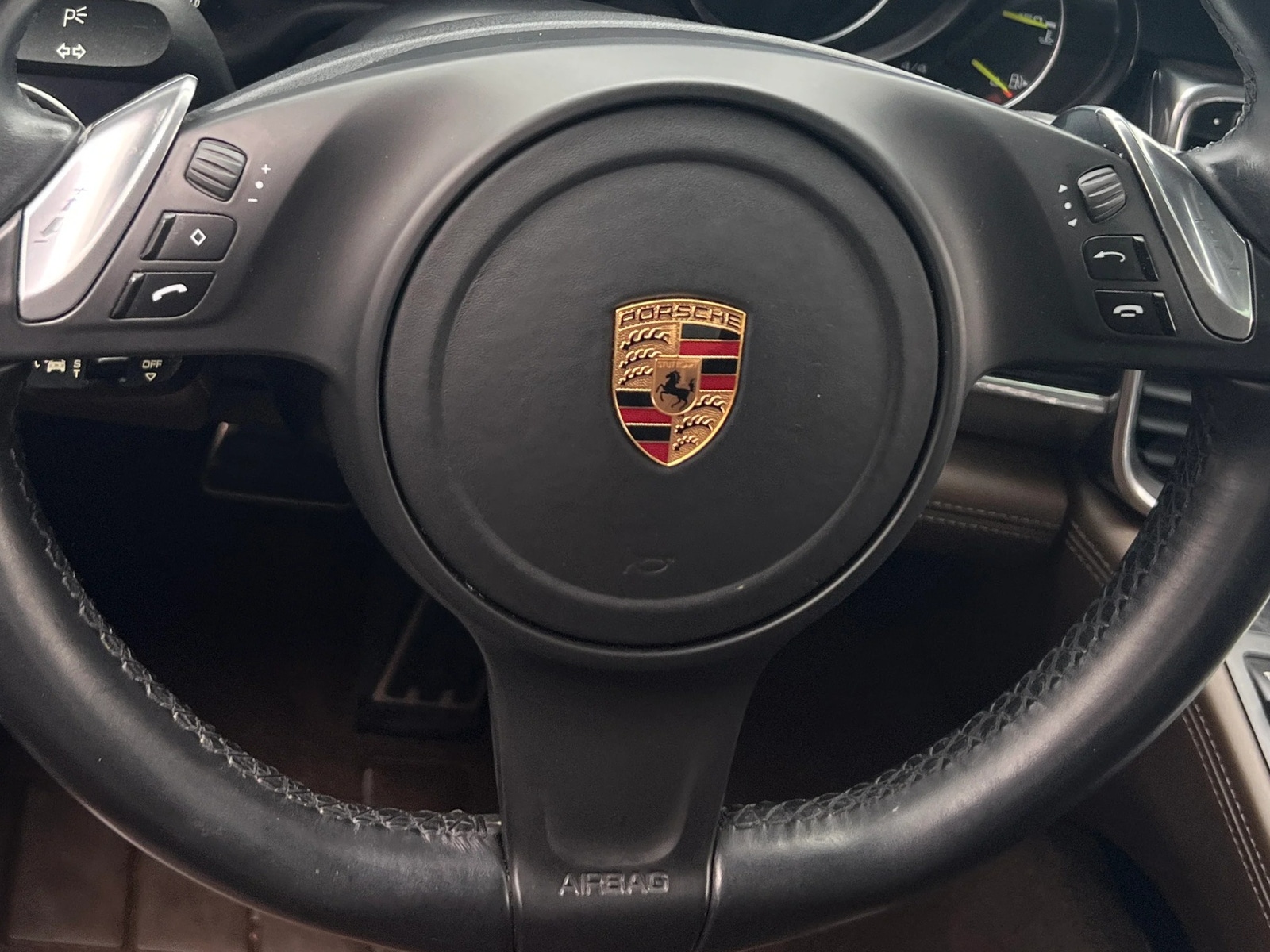 Thumbnail: 2016 Porsche Panamera - 4