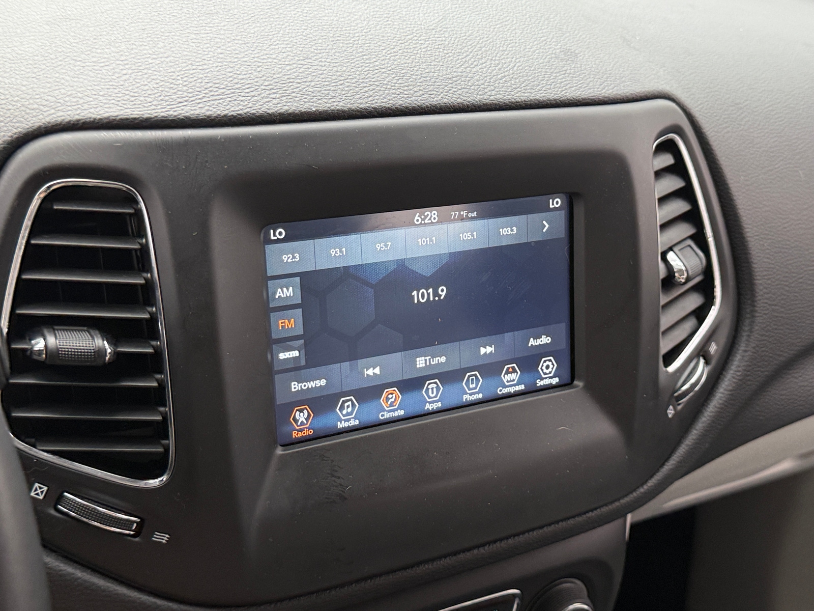 Thumbnail: 2019 Jeep Compass - 4