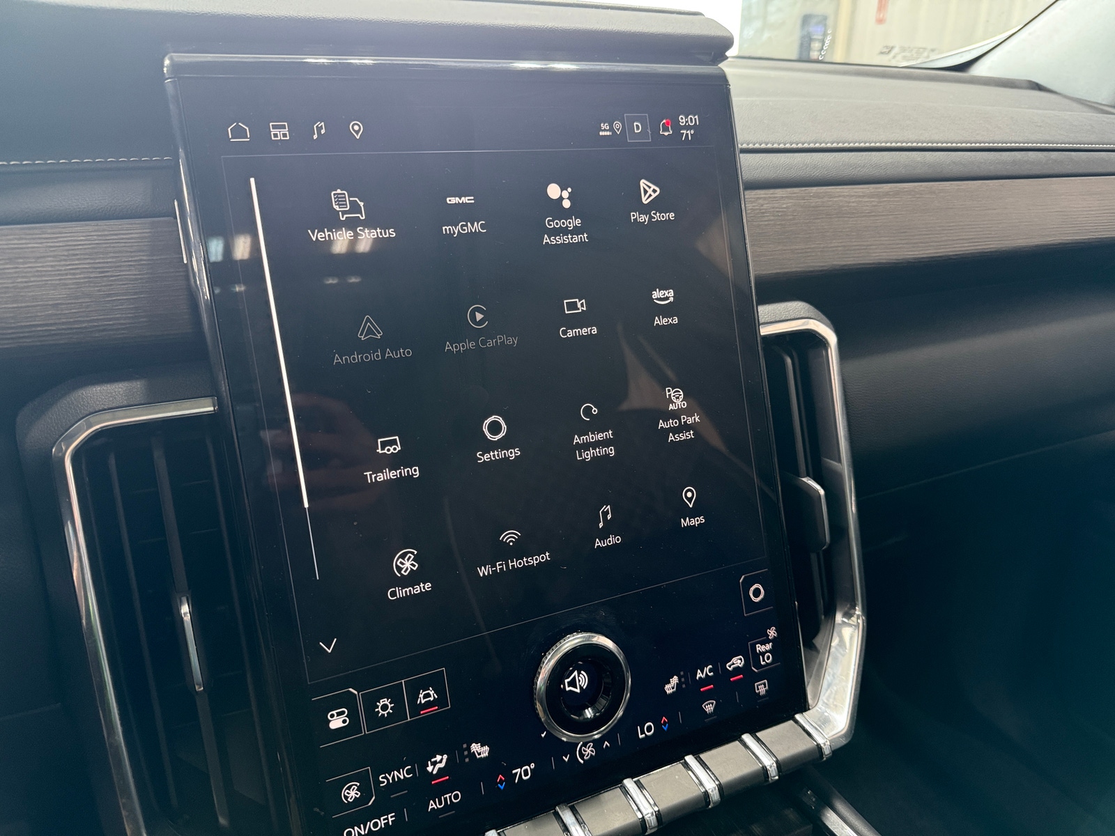 Thumbnail: 2025 GMC Acadia - 3