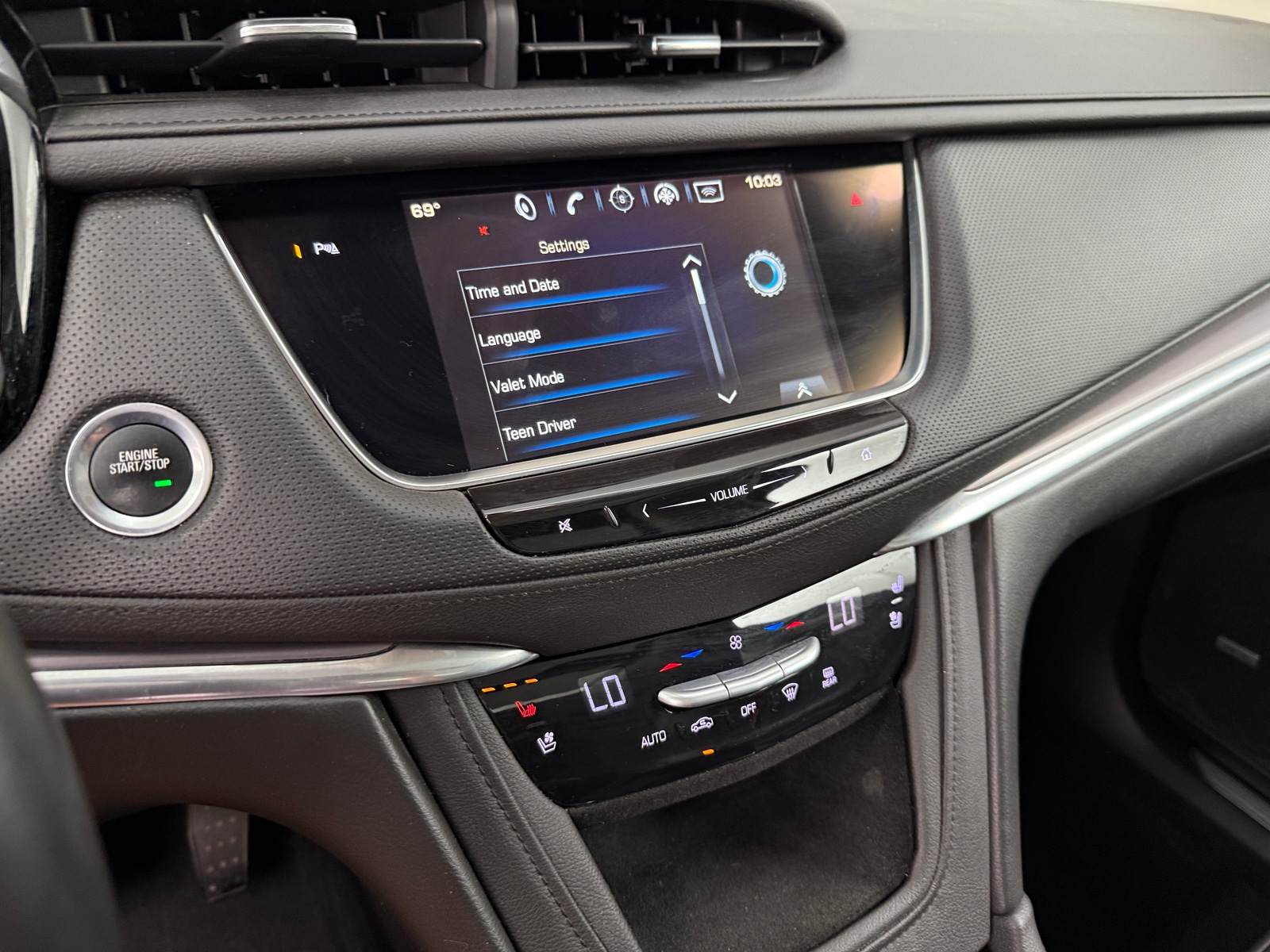 Thumbnail: 2017 Cadillac XT5 - 3
