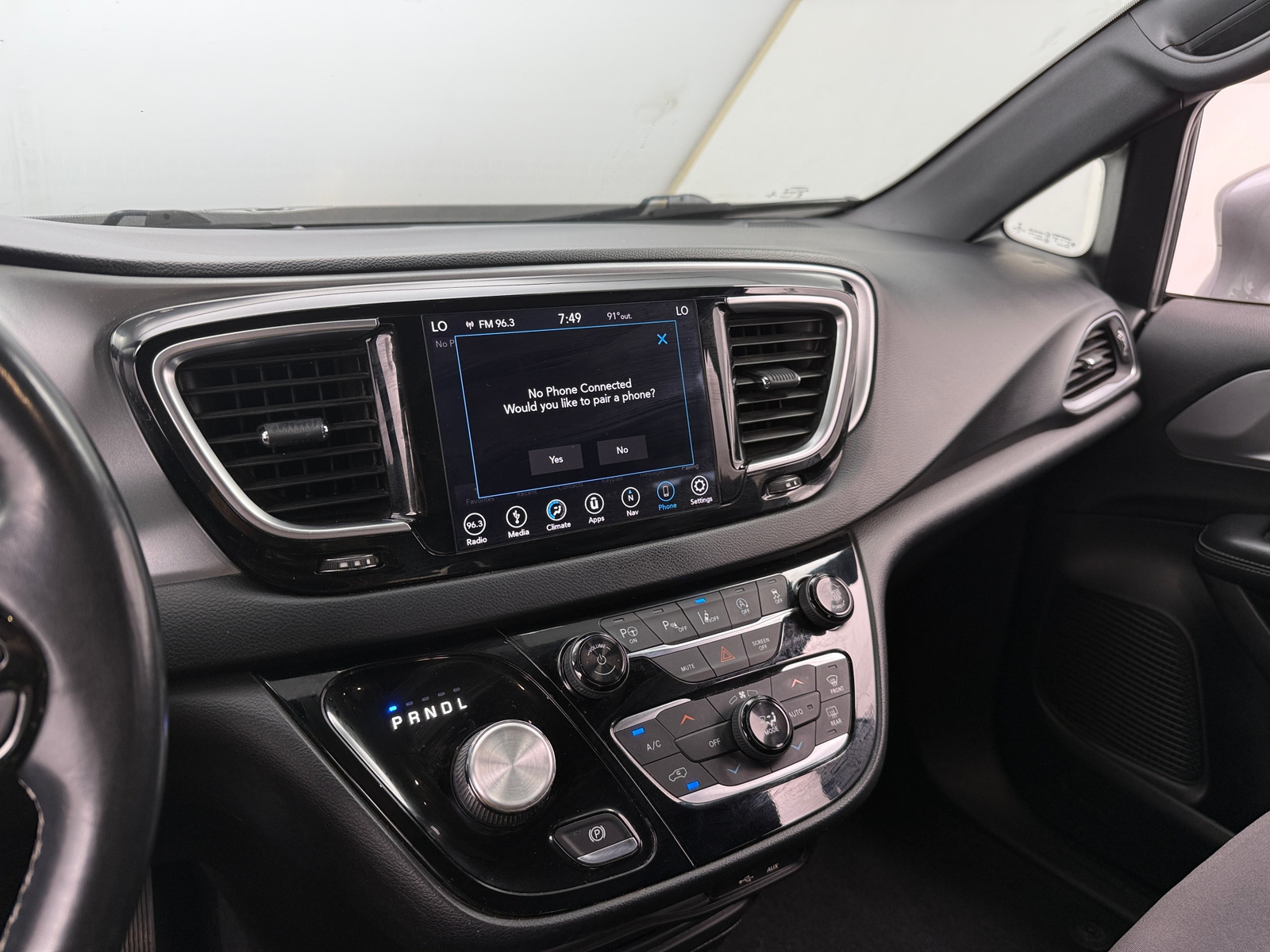 Thumbnail: 2019 Chrysler Pacifica - 4