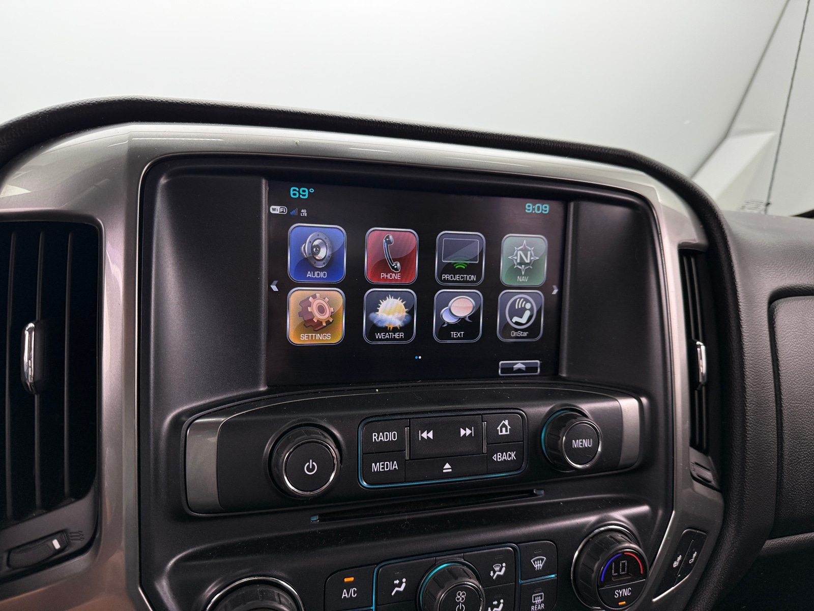 Thumbnail: 2018 Chevrolet Silverado 1500 - 4