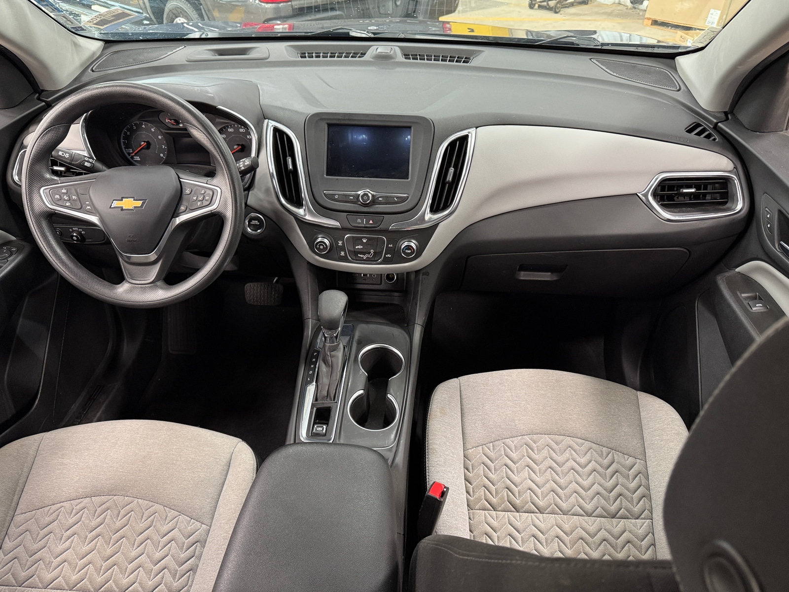 Thumbnail: 2022 Chevrolet Equinox - 3