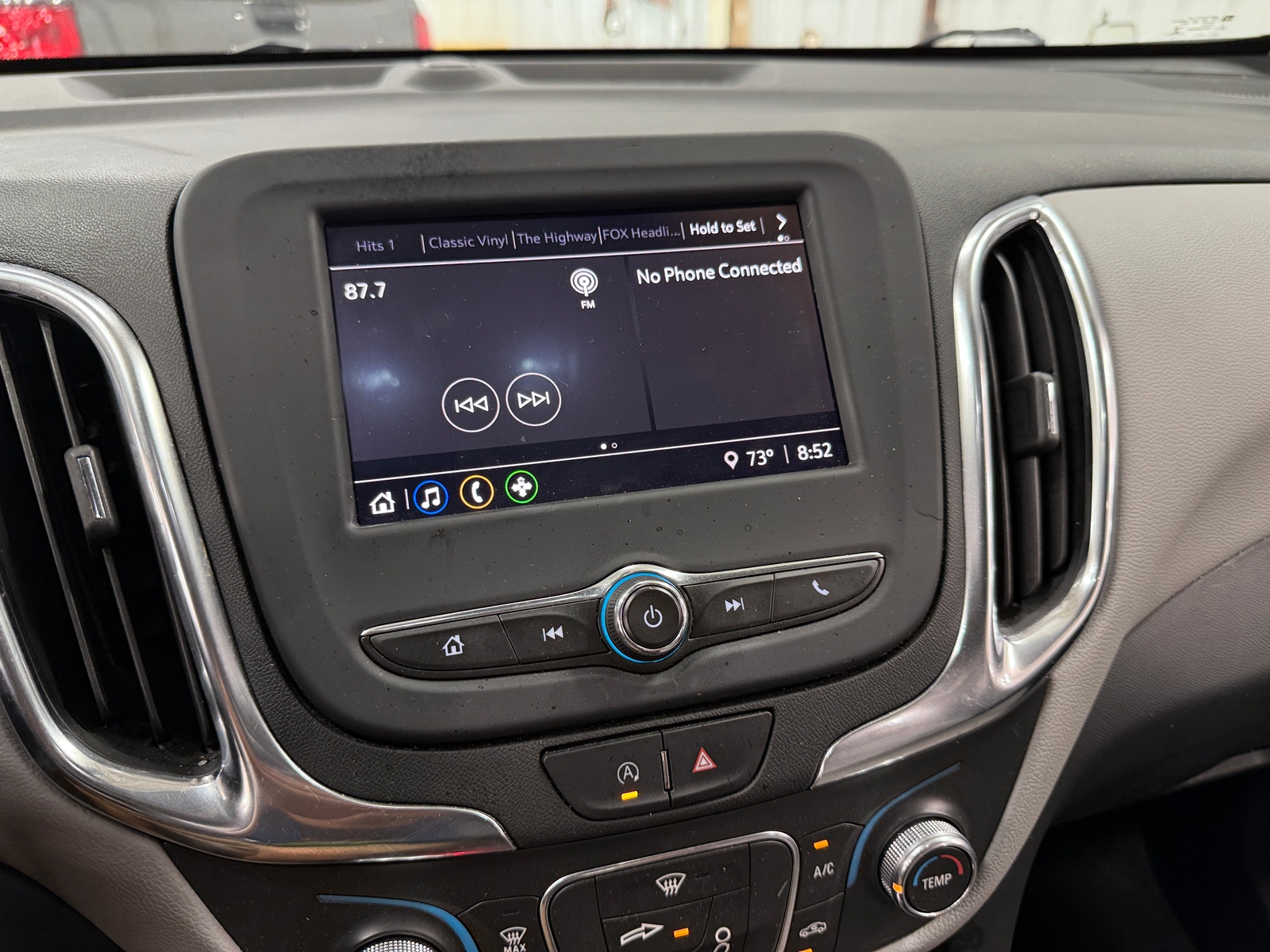 Thumbnail: 2022 Chevrolet Equinox - 4