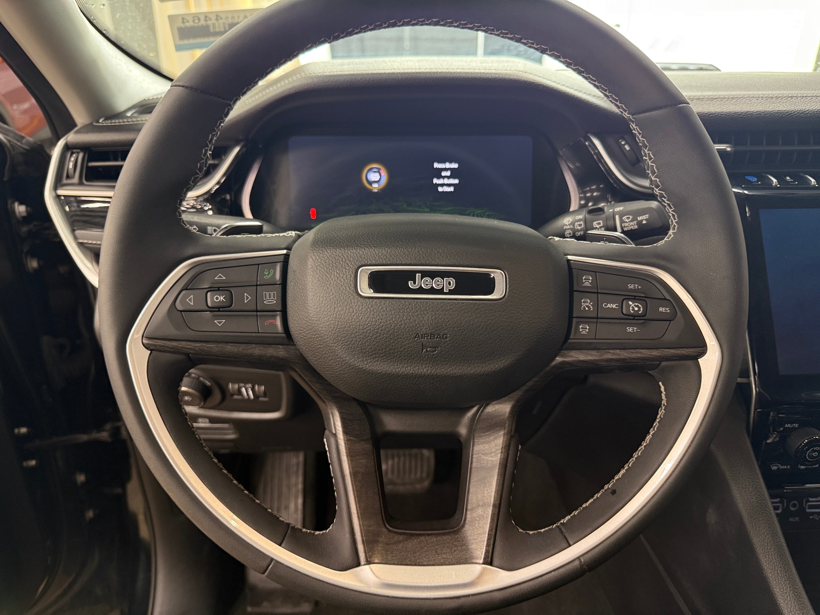 Thumbnail: 2023 Jeep Grand Cherokee - 4