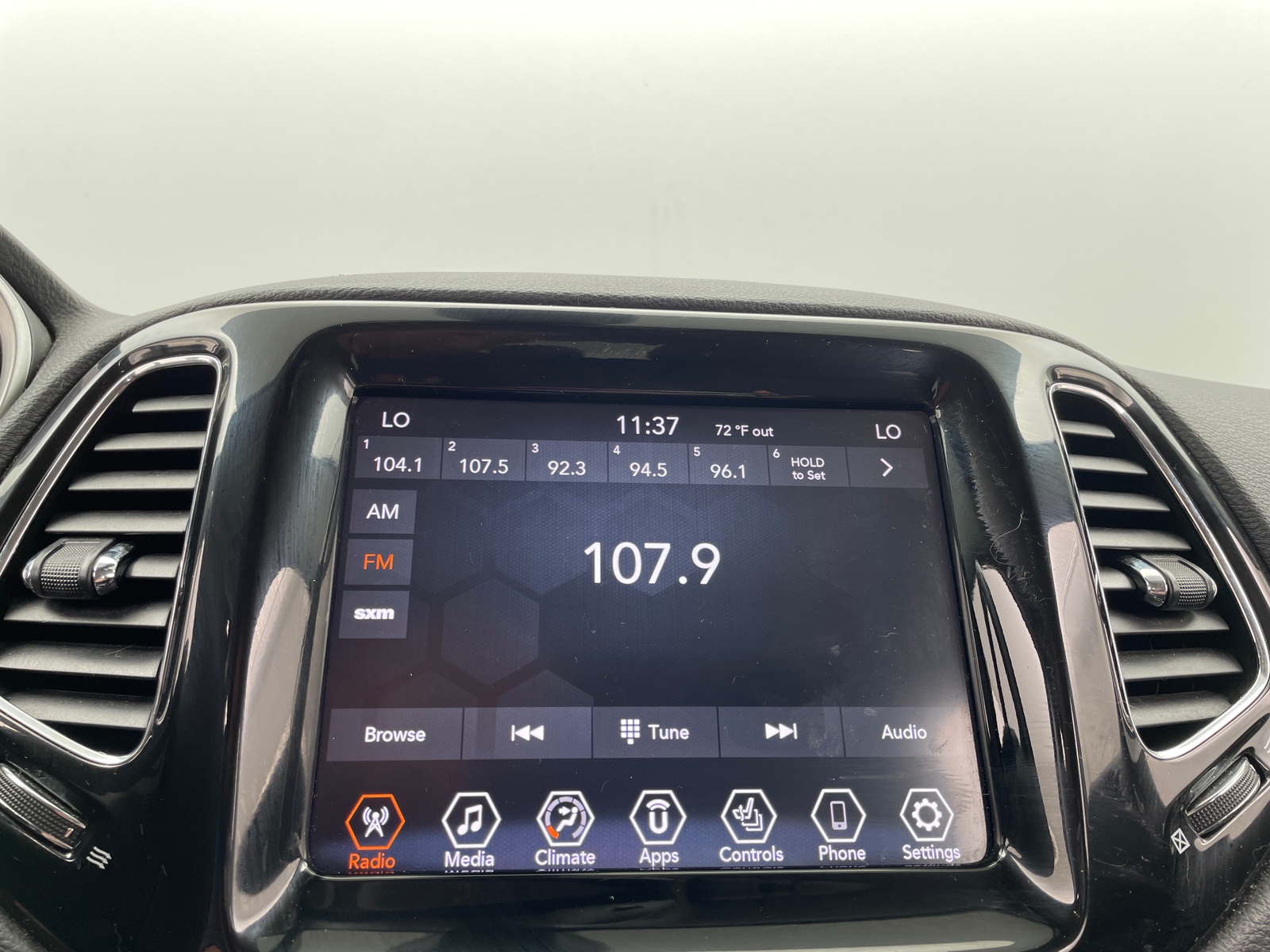 Thumbnail: 2018 Jeep Compass - 3