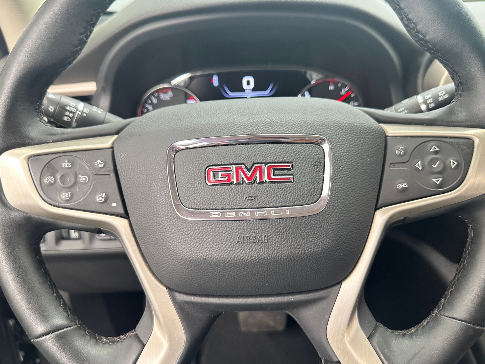 Thumbnail: 2023 GMC Acadia - 4