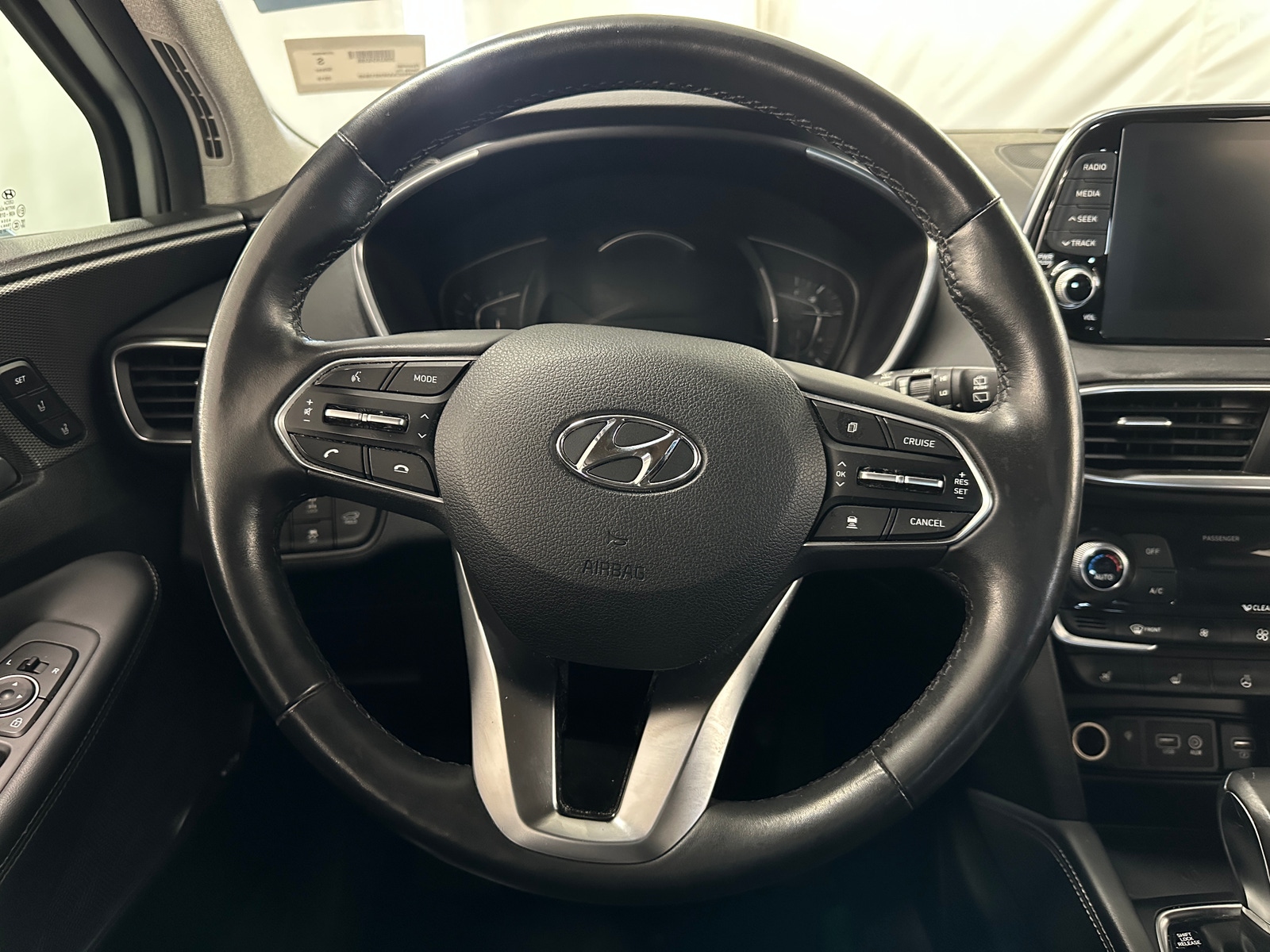 Thumbnail: 2019 Hyundai Santa Fe - 4
