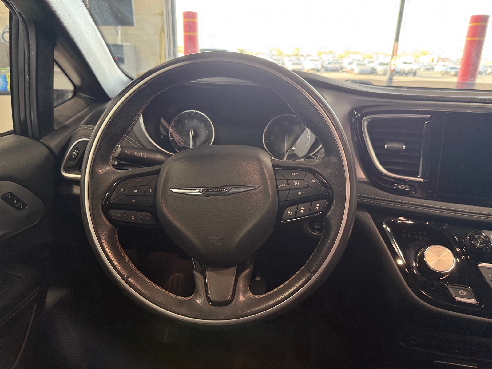 Thumbnail: 2018 Chrysler Pacifica - 4