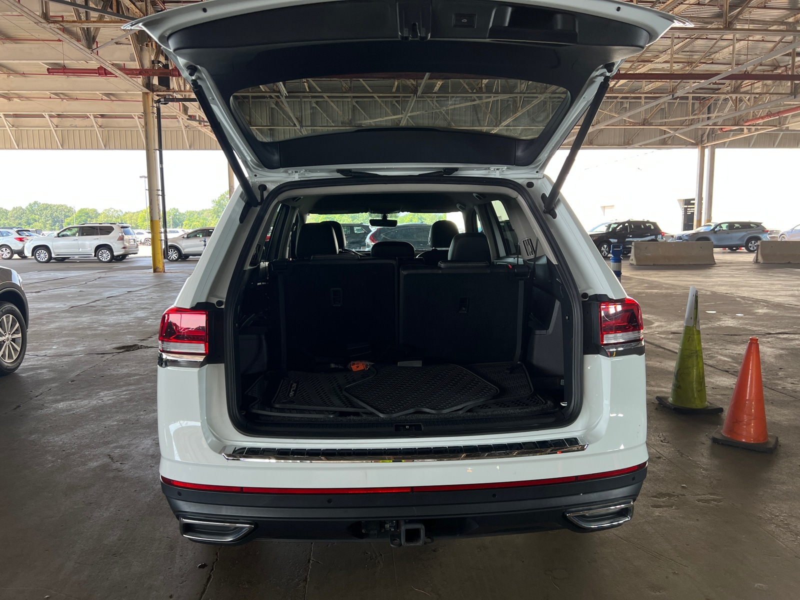 Thumbnail: 2022 Volkswagen Atlas - 6