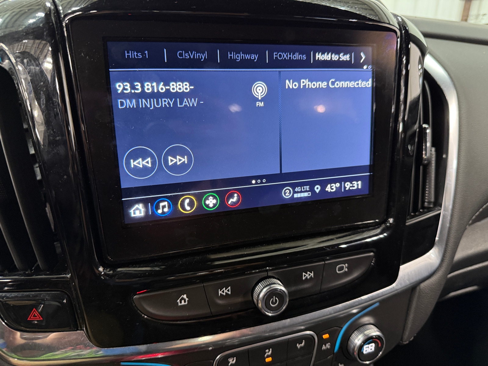 Thumbnail: 2022 Chevrolet Traverse - 4