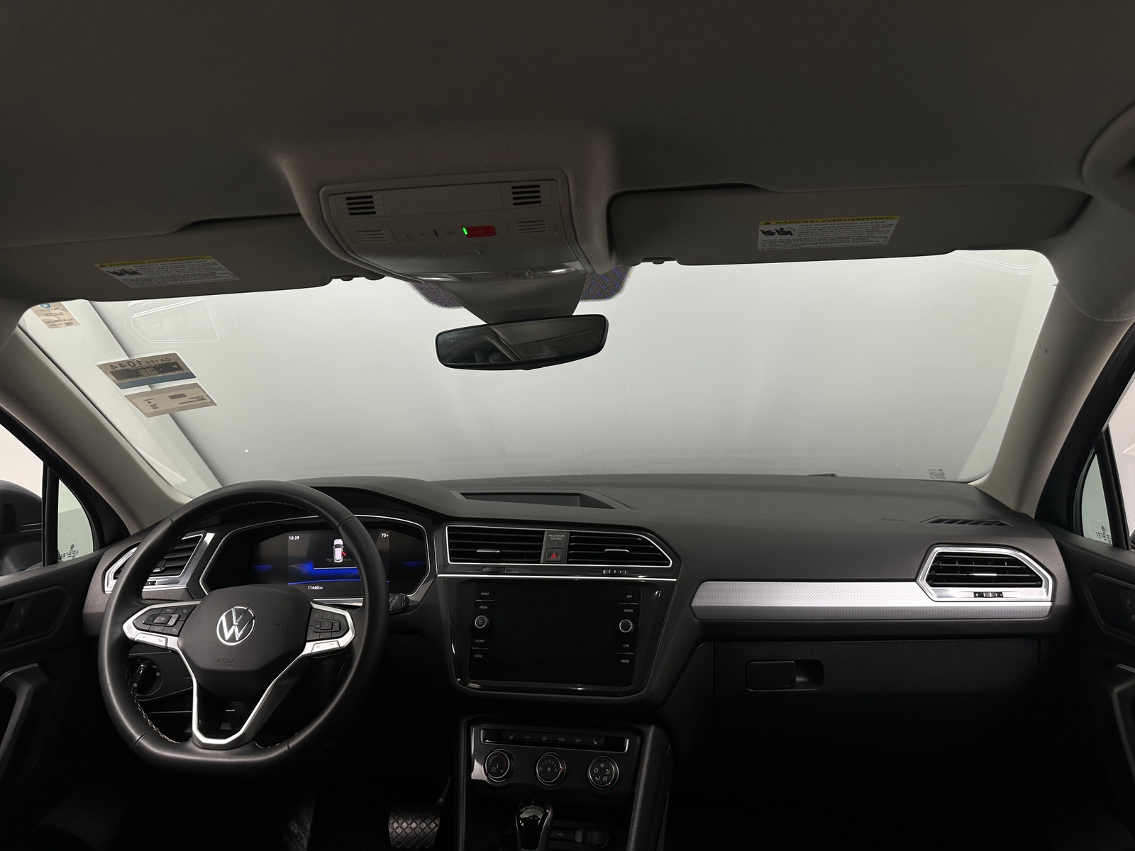 Thumbnail: 2024 Volkswagen Tiguan - 3