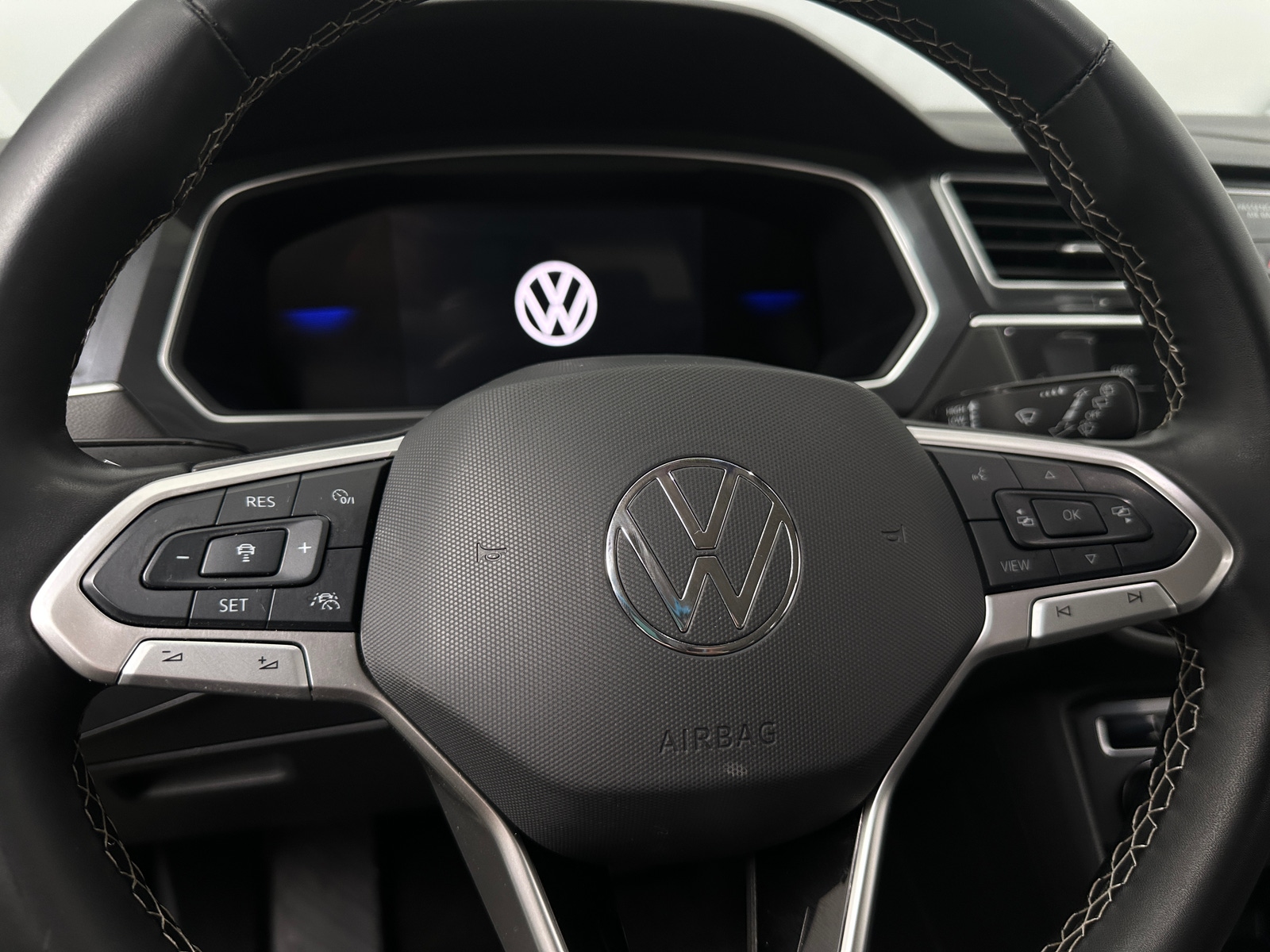 Thumbnail: 2024 Volkswagen Tiguan - 5