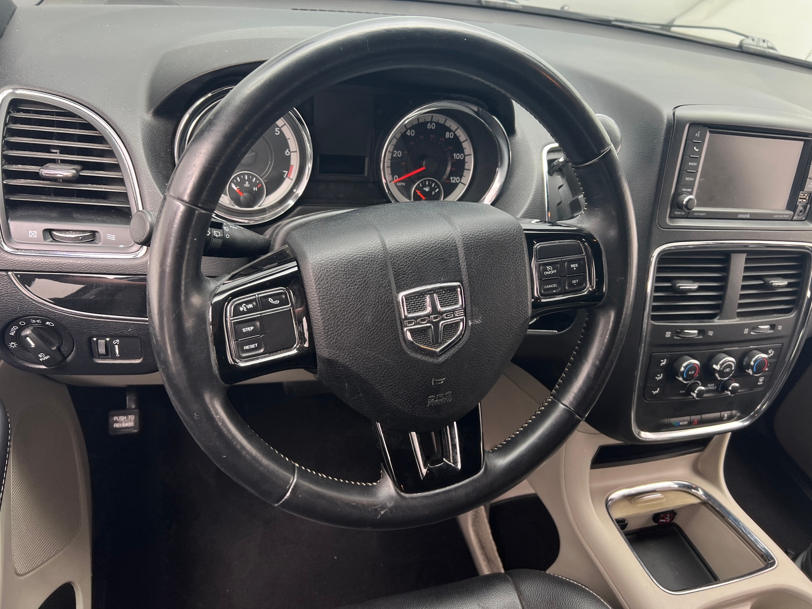 Thumbnail: 2018 Dodge Grand Caravan - 4