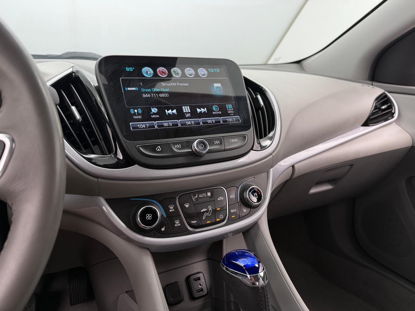 Thumbnail: 2017 Chevrolet Volt - 3