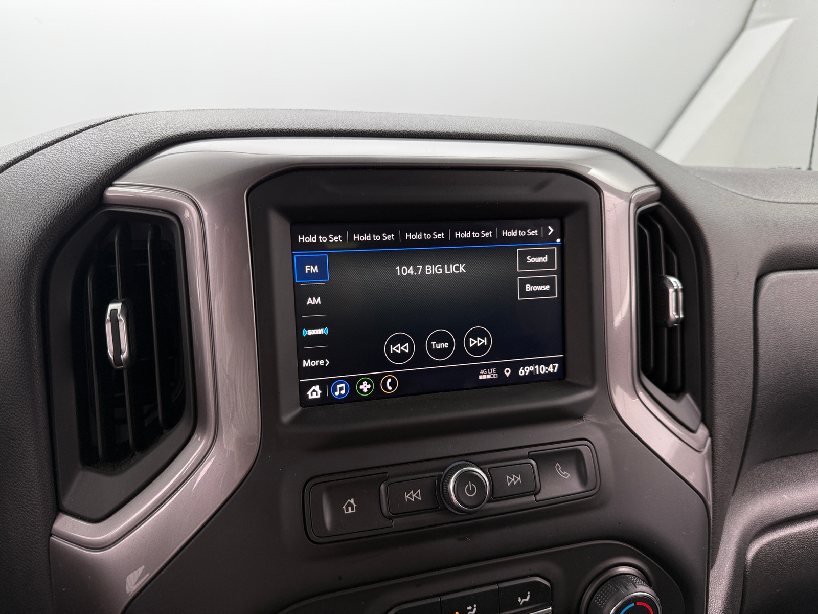 Thumbnail: 2021 Chevrolet Silverado 1500 - 4