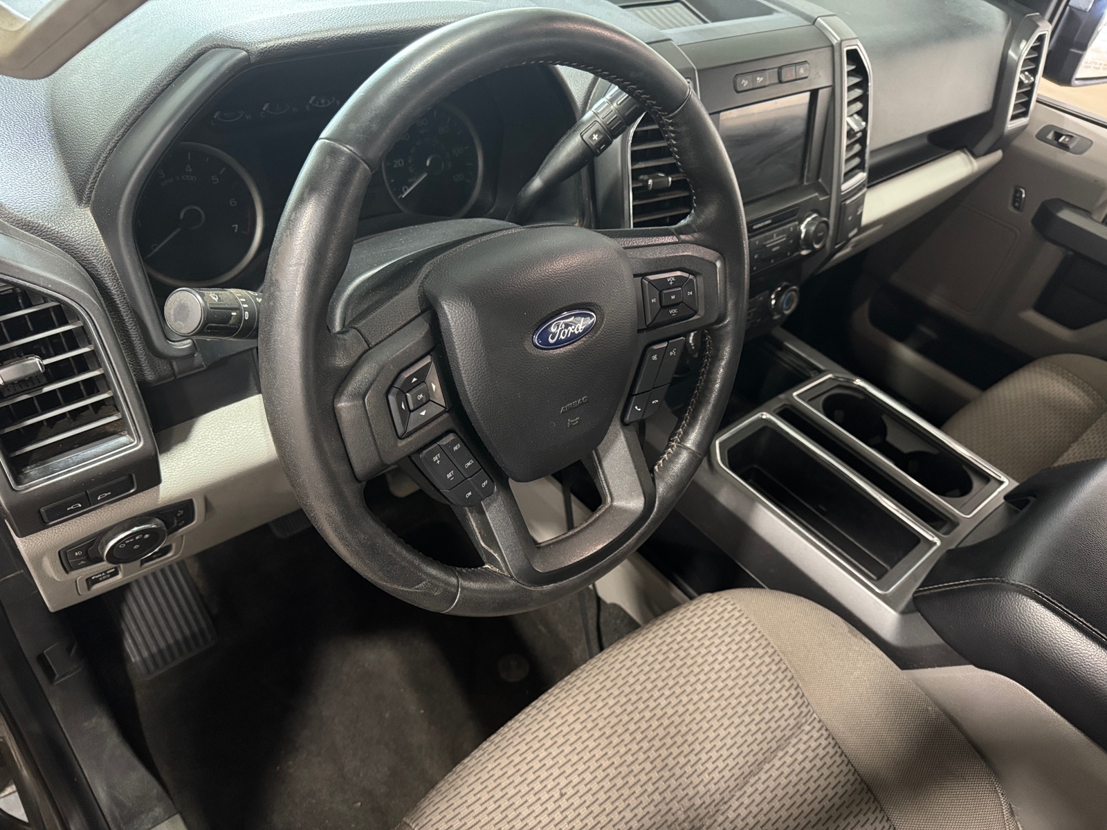 Thumbnail: 2019 Ford Econoline - 3
