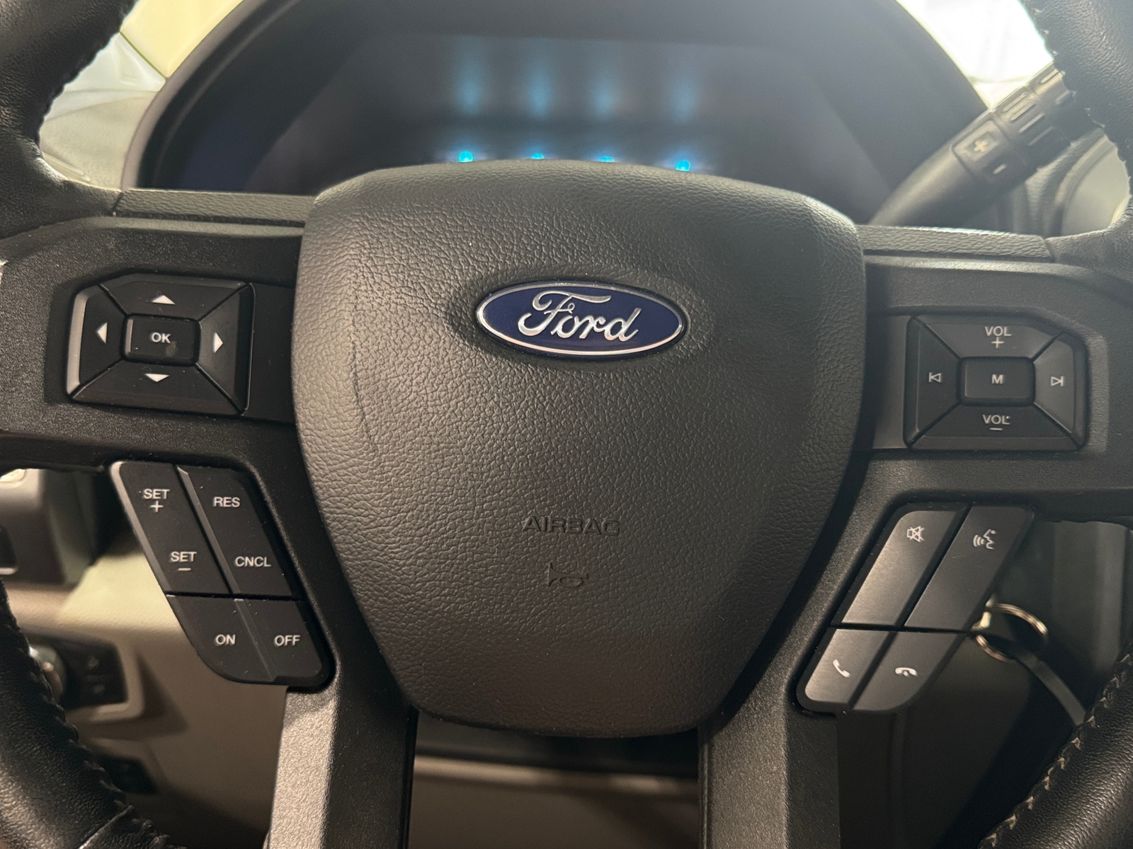 Thumbnail: 2019 Ford Econoline - 5