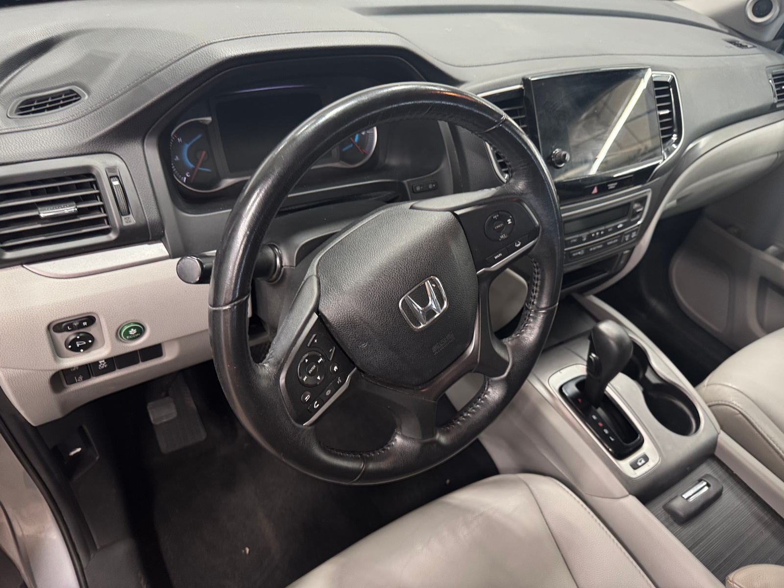 Thumbnail: 2019 Honda Pilot - 2
