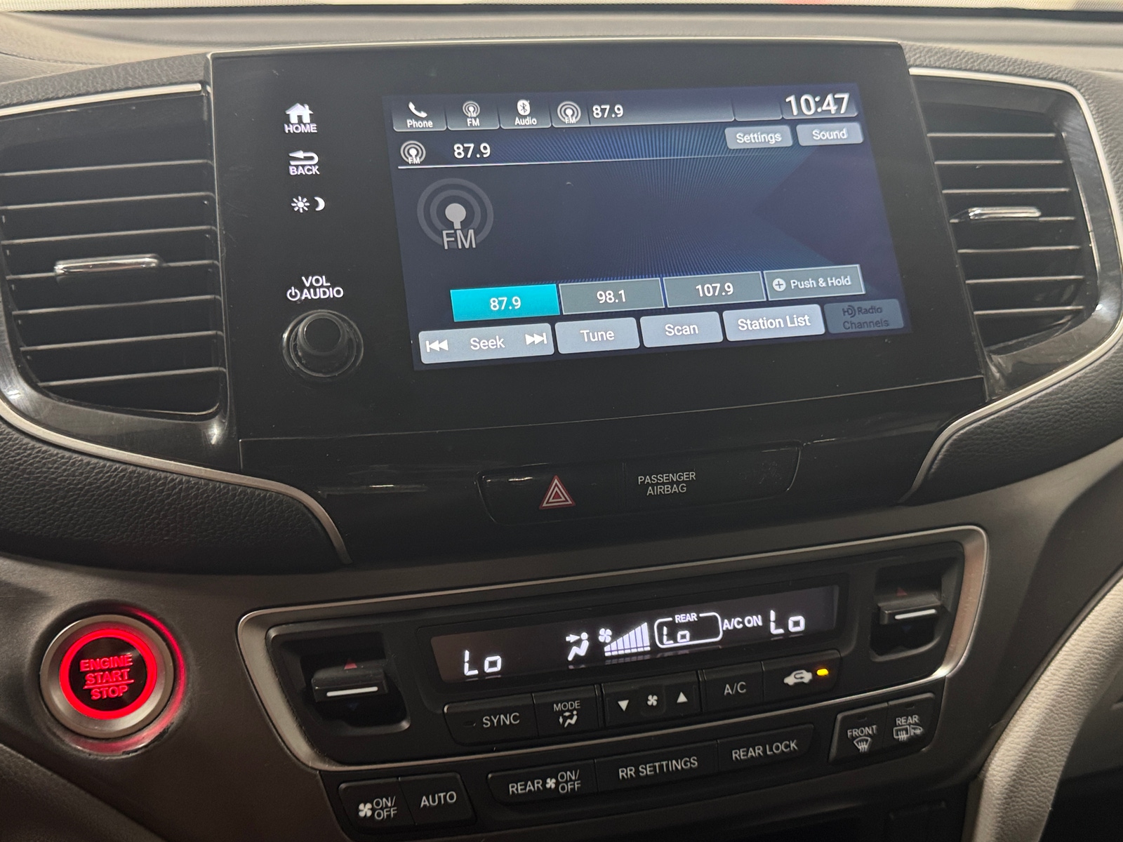 Thumbnail: 2019 Honda Pilot - 3