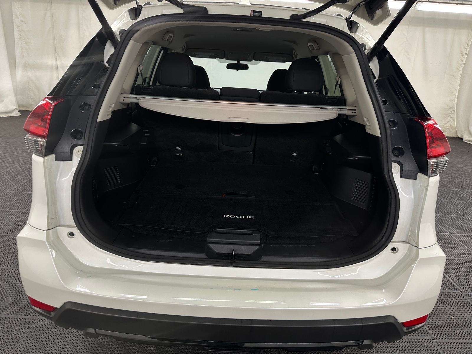 Thumbnail: 2018 Nissan Rogue - 7