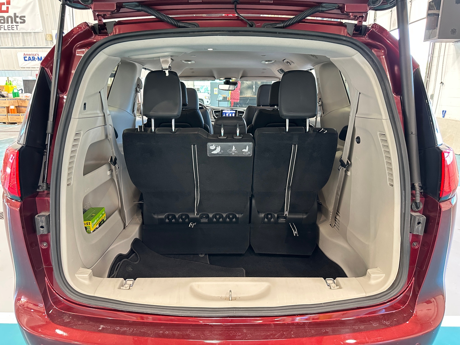 Thumbnail: 2020 Chrysler Pacifica - 6