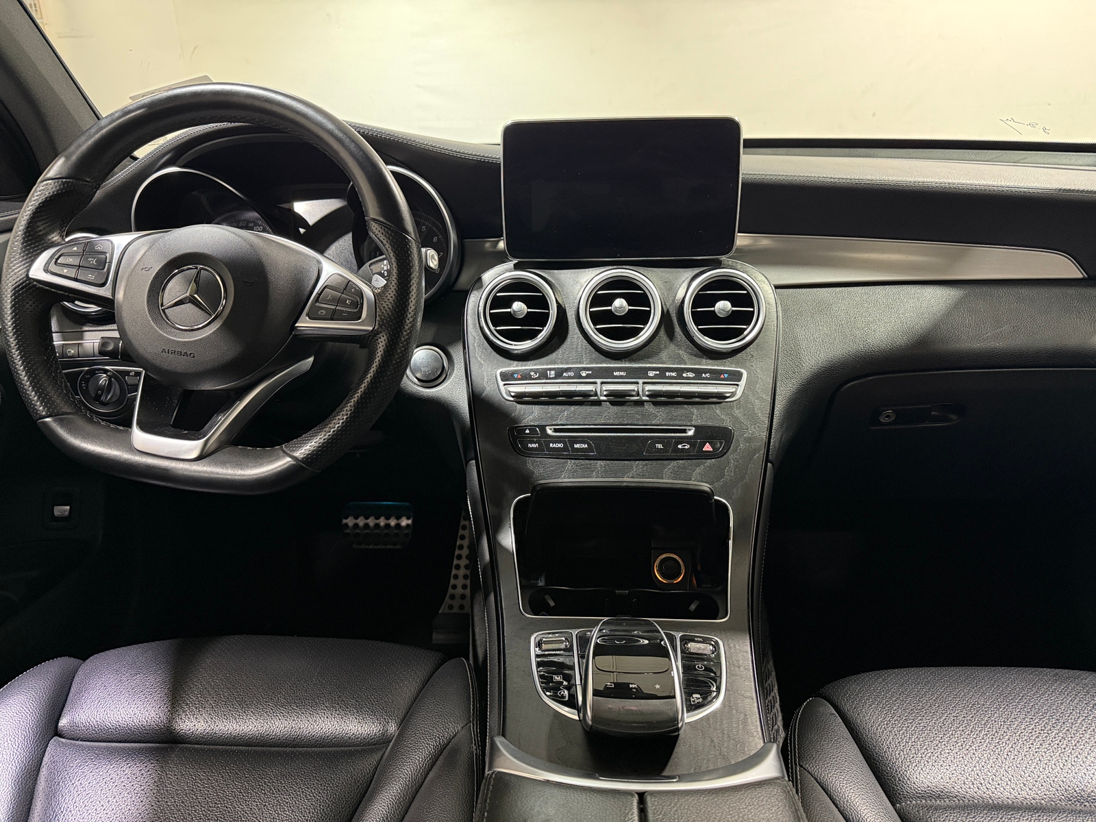 Thumbnail: 2019 Mercedes-Benz GLC - 2